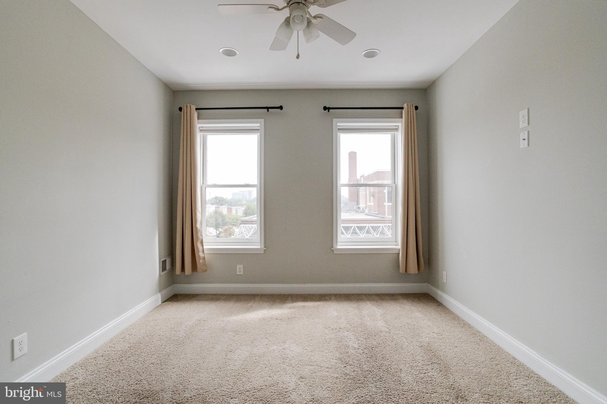 HIGHLANDTOWN - Residential