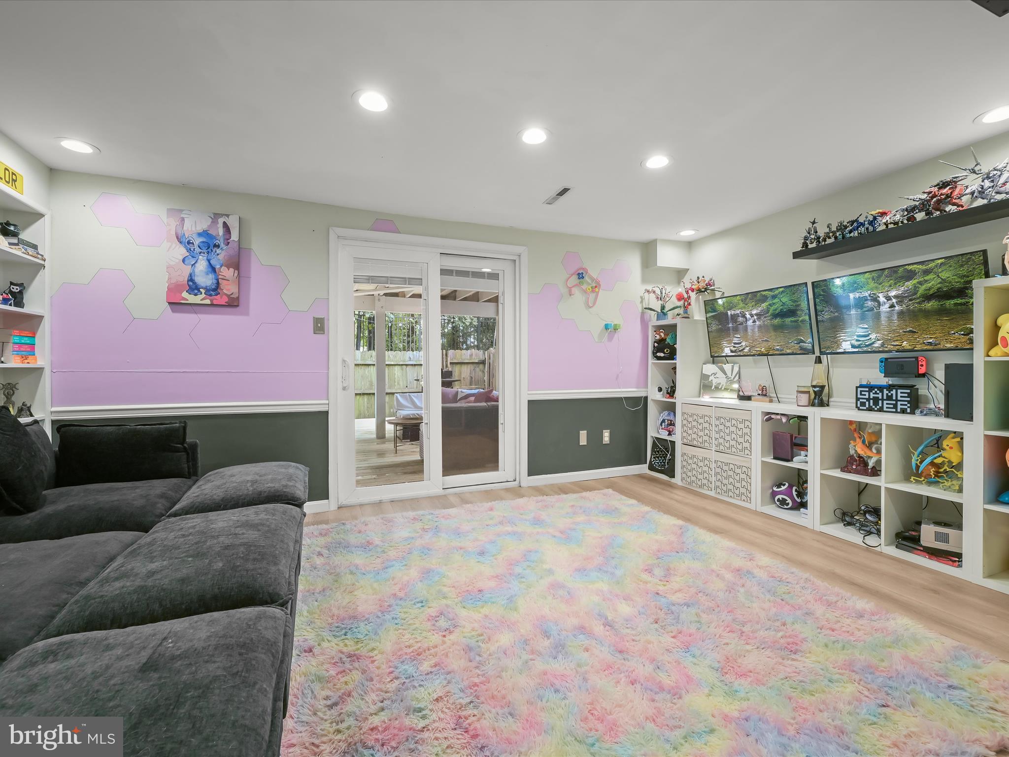7008 DUCKETTS LANE 44-1