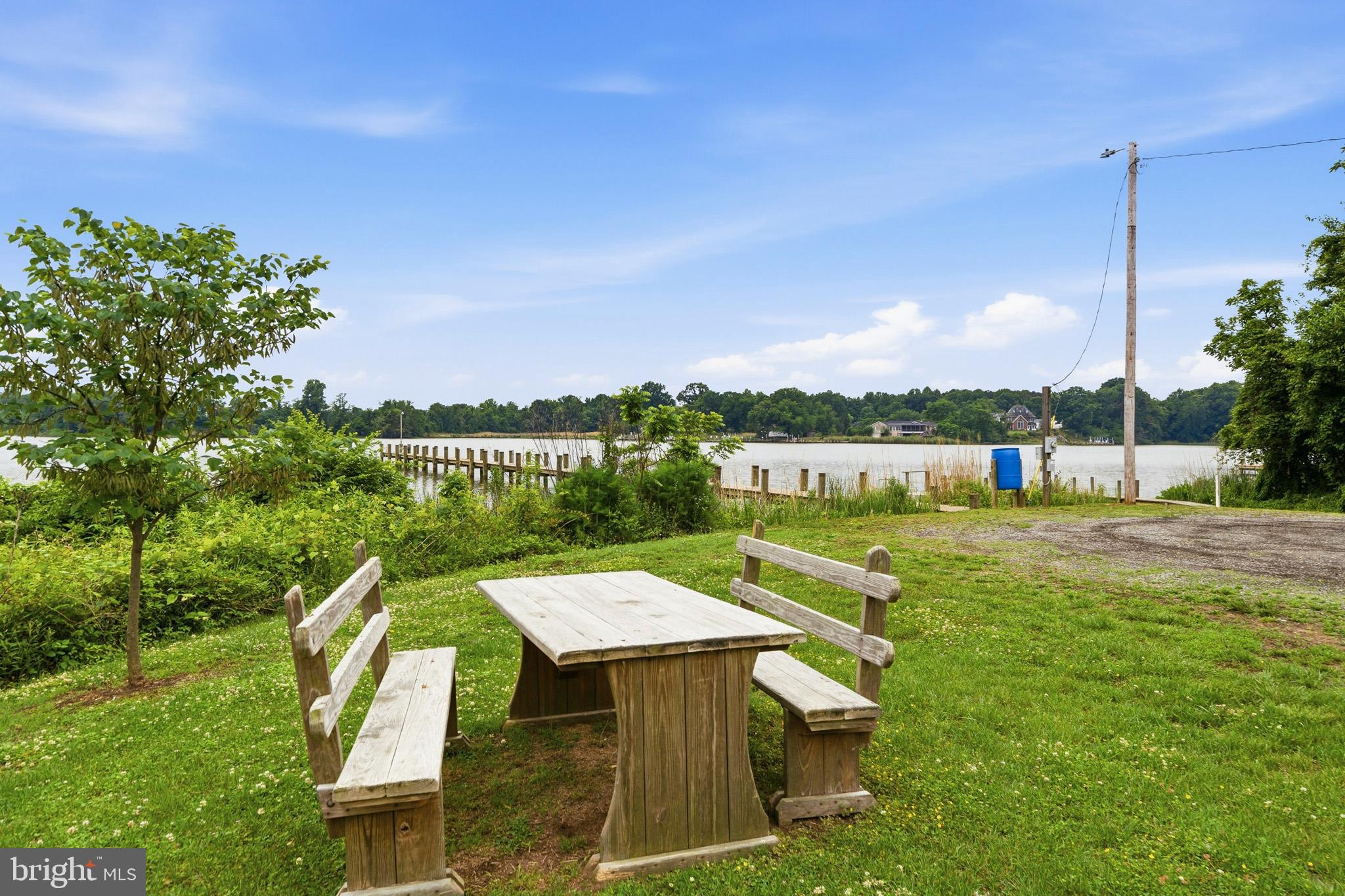 GOLDEN BEACH - Residential