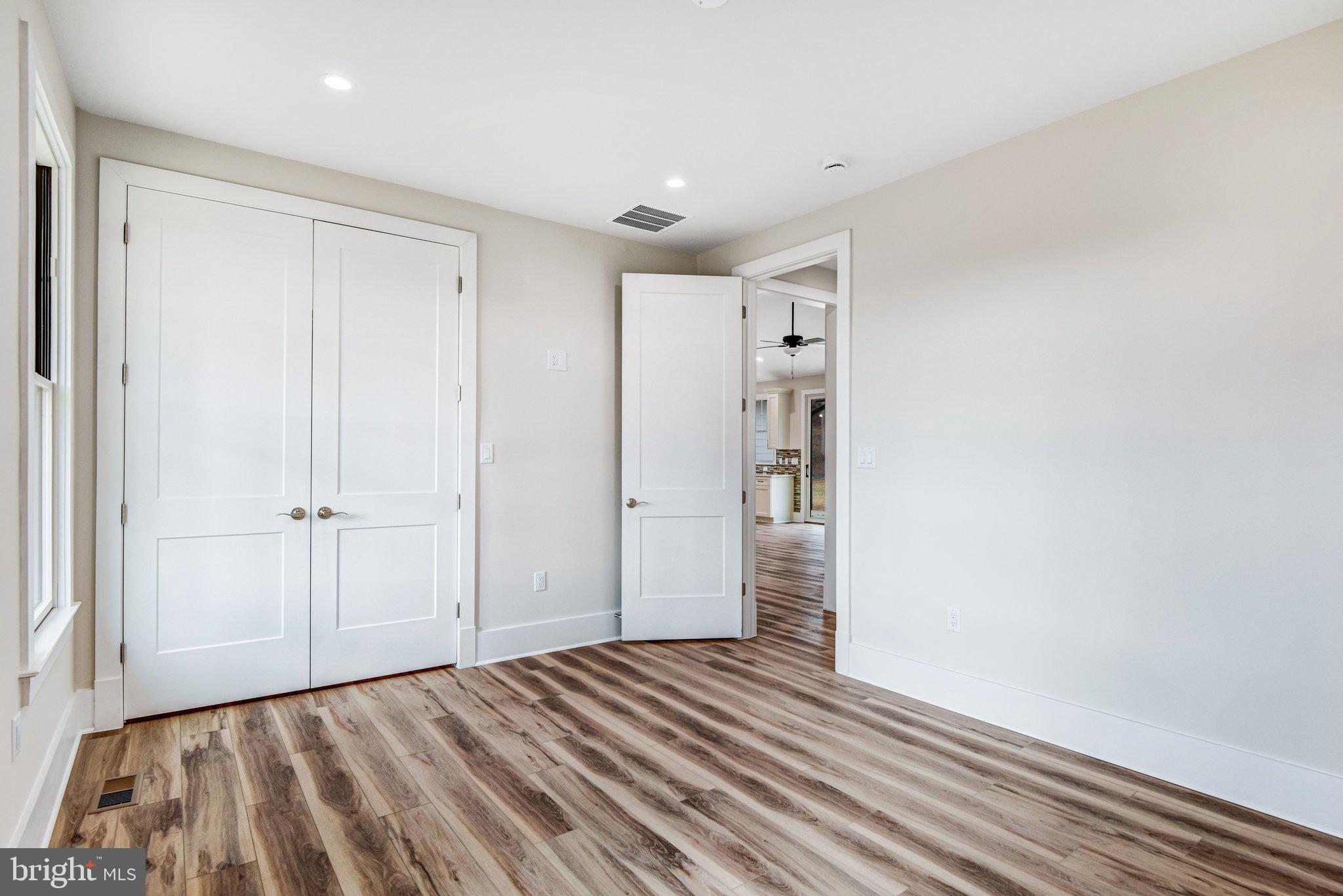 HAYMARKET TOWN - Residential