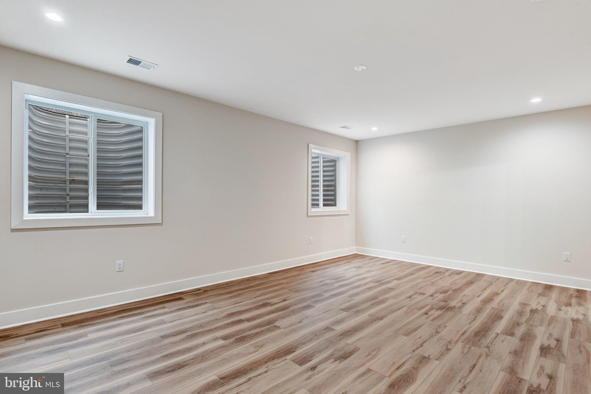 HAYMARKET TOWN - Residential