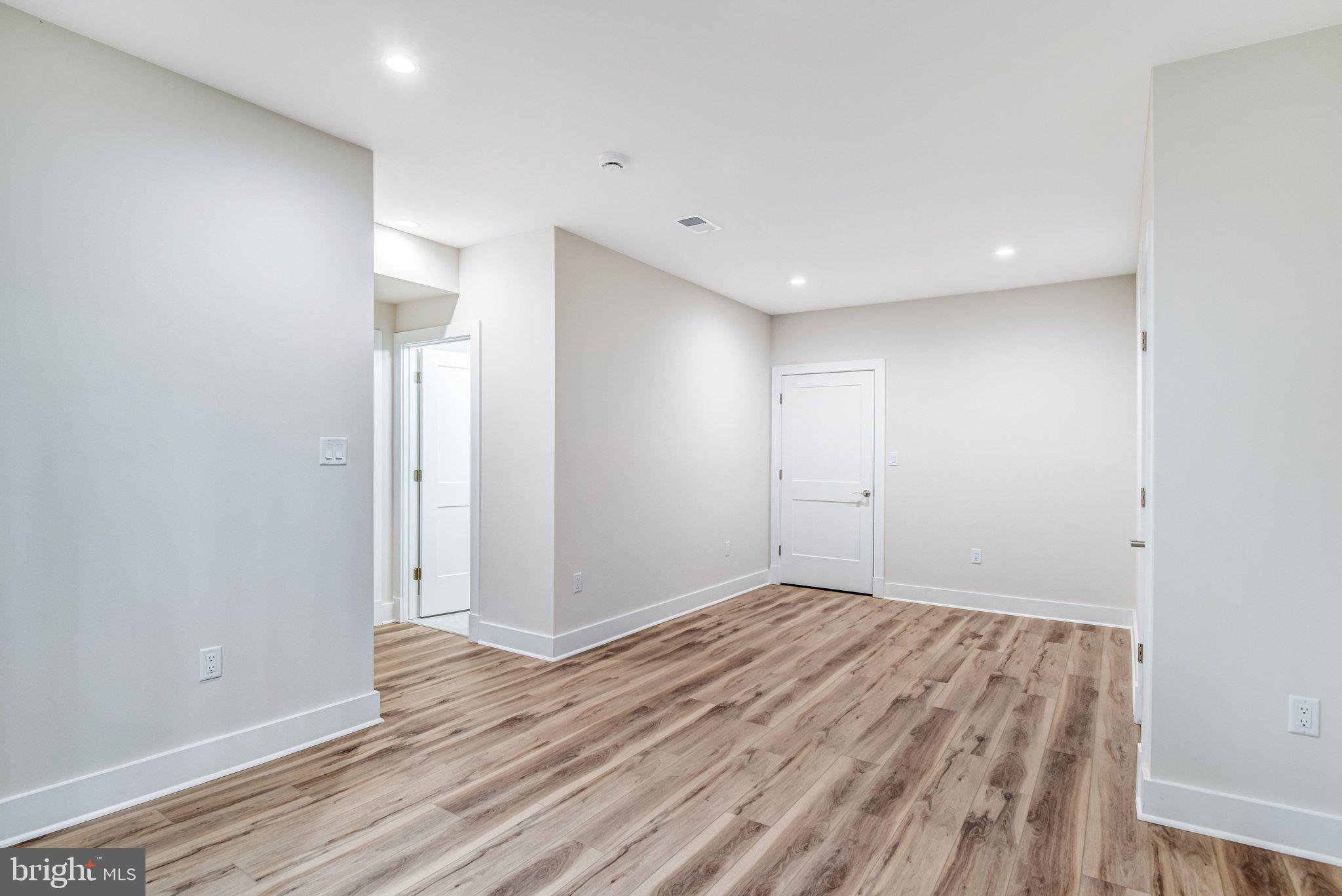 HAYMARKET TOWN - Residential