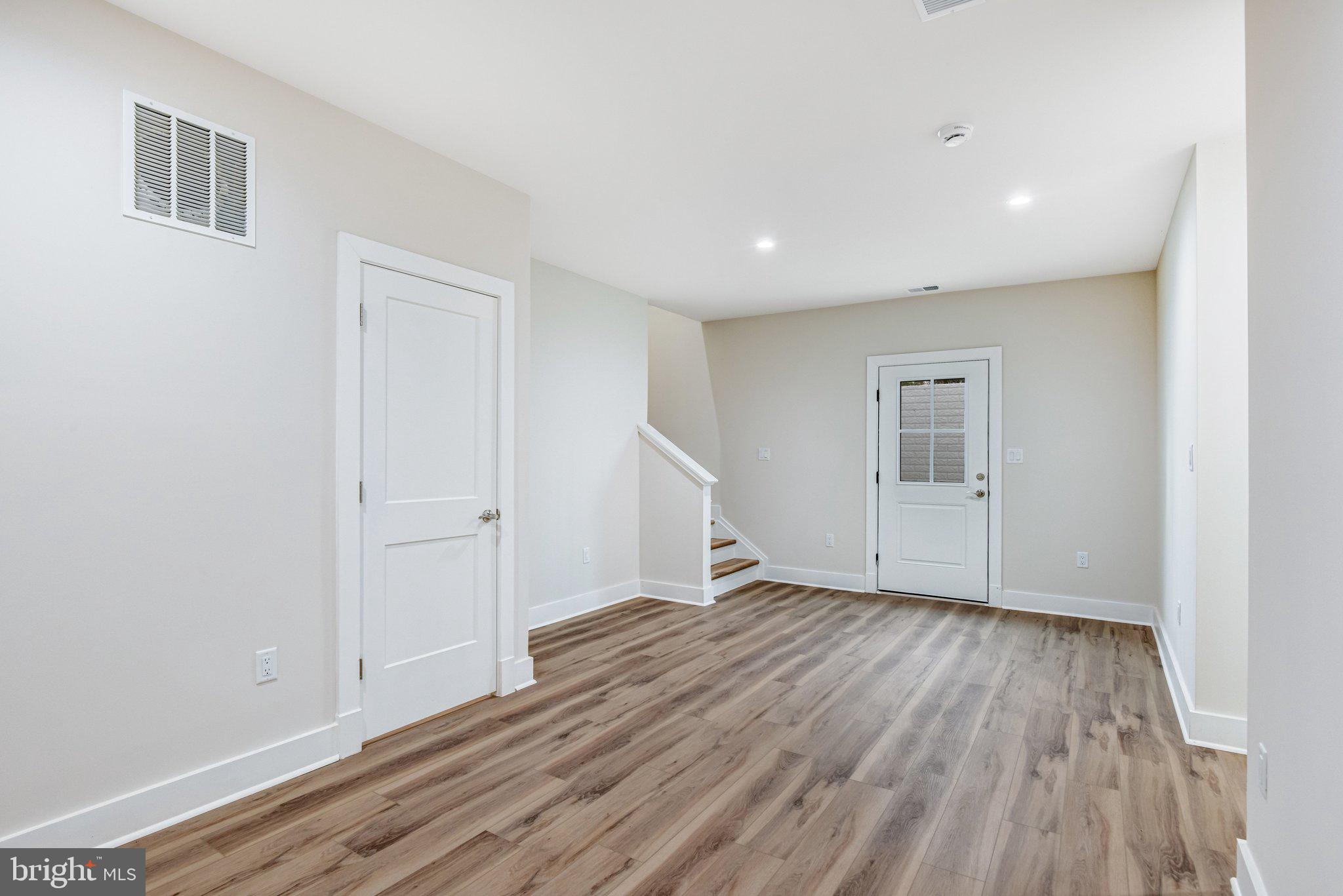 HAYMARKET TOWN - Residential