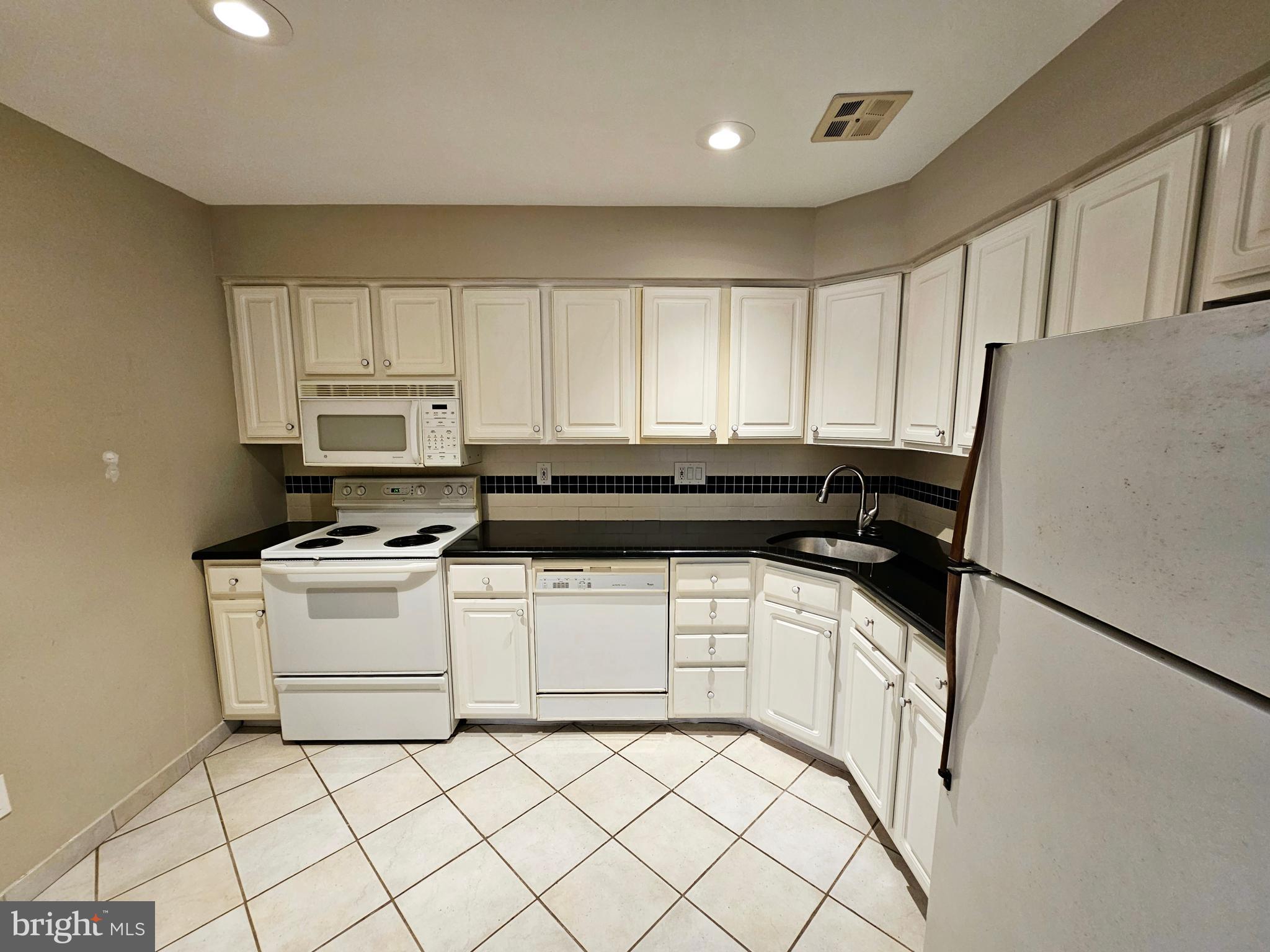 GYPSY LANE CONDOS - Residential Lease