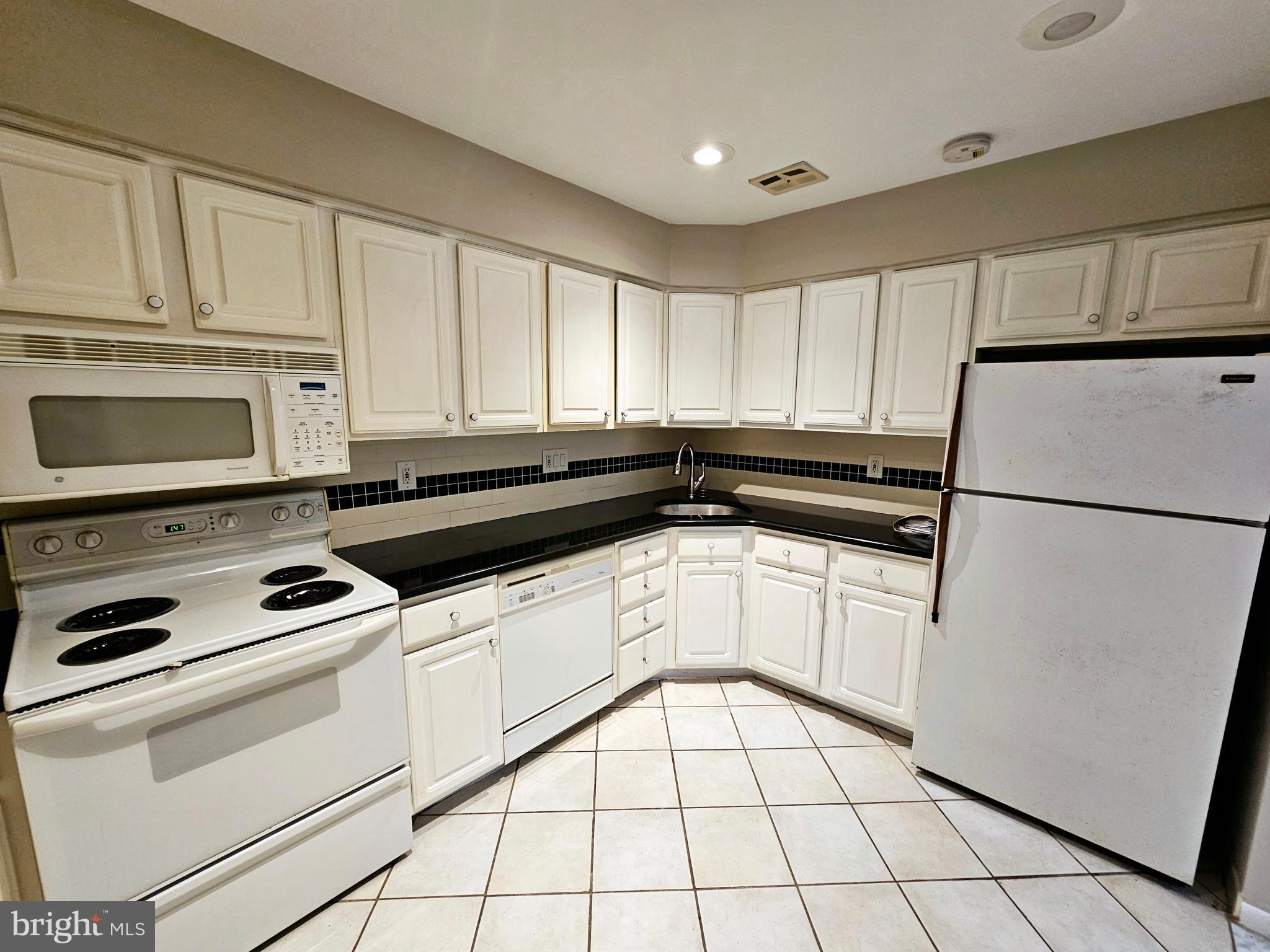 GYPSY LANE CONDOS - Residential Lease