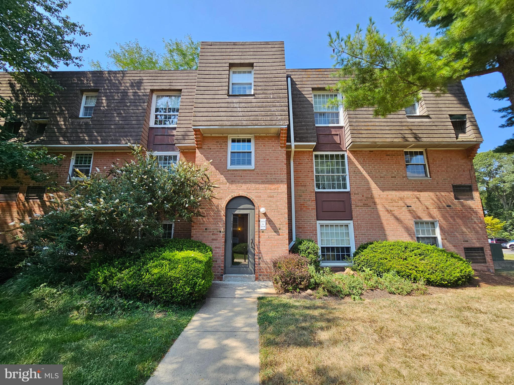 GYPSY LANE CONDOS - Residential Lease