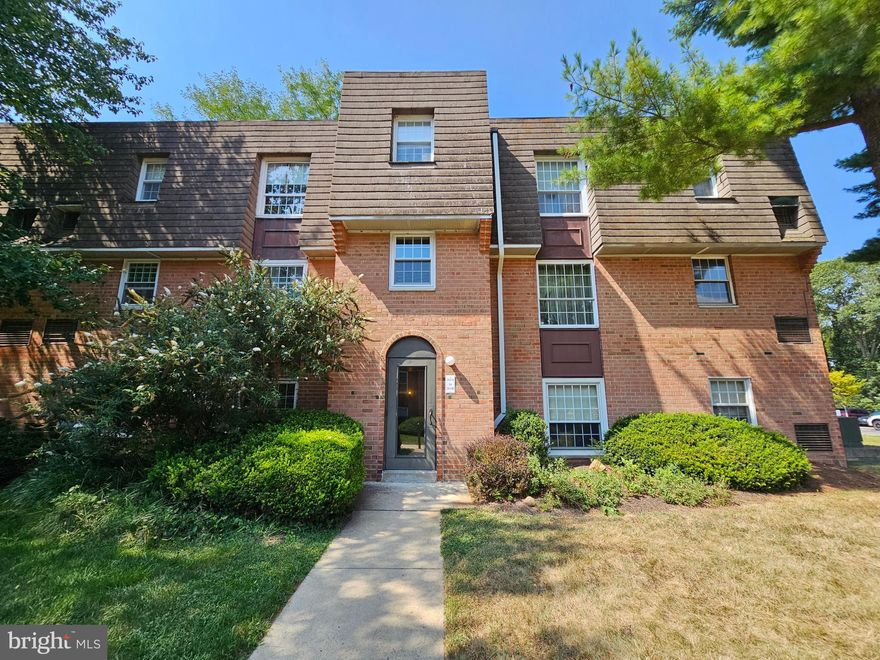 A nice one bedroom available in the beautiful community of Gypsy Lane.  This first floor condo is nice and spacious. The large living room has gorgeous light hardwood flooring and is open to the dining room.  The kitchen has plenty of countertop space, white cabinets, dishwasher, and a convenient pantry.  The bedroom is large and has a big closet with built in shelving.  The bathroom has a tub and is right next to the bedroom. There are many storage closets too.  Don't miss out on the many perks that are offered in Gypsy Lane which include the pool, gym, and walking trails.  Very conveniently located near major access roads and public transportation.  Tenants can enjoy the use of the swimming pool, fitness center and tennis courts free of charge.  Water, sewer, basic cable, exterior maintenance and snow removal are all included in the rent.