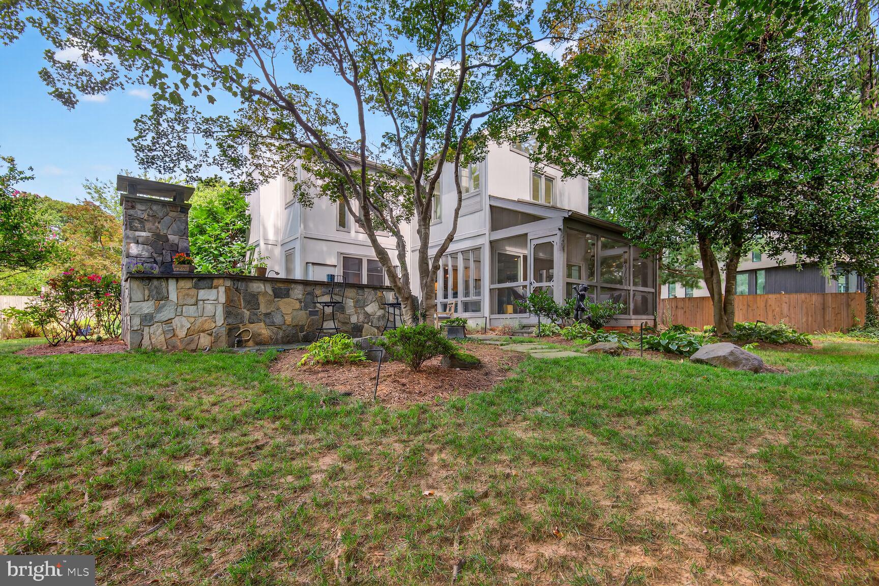 WOLF TRAP WOODS - Residential