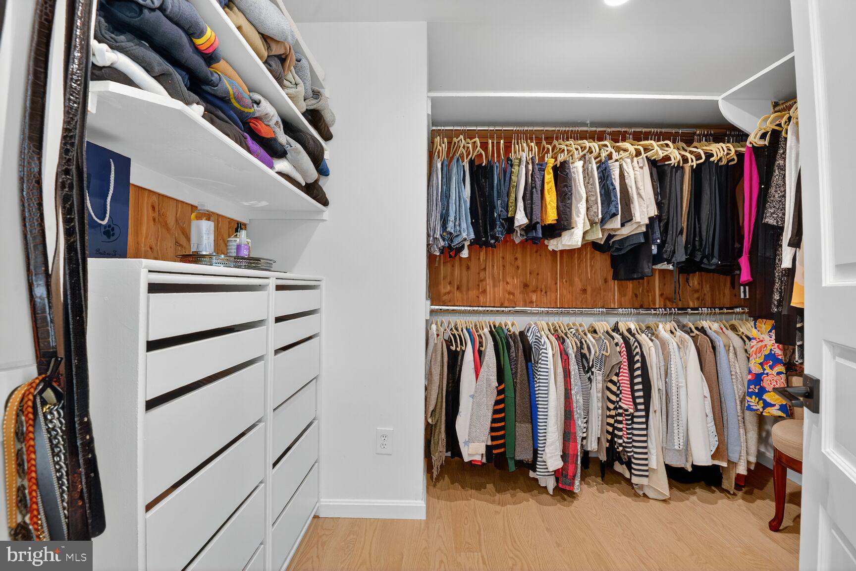 WOLF TRAP WOODS - Residential