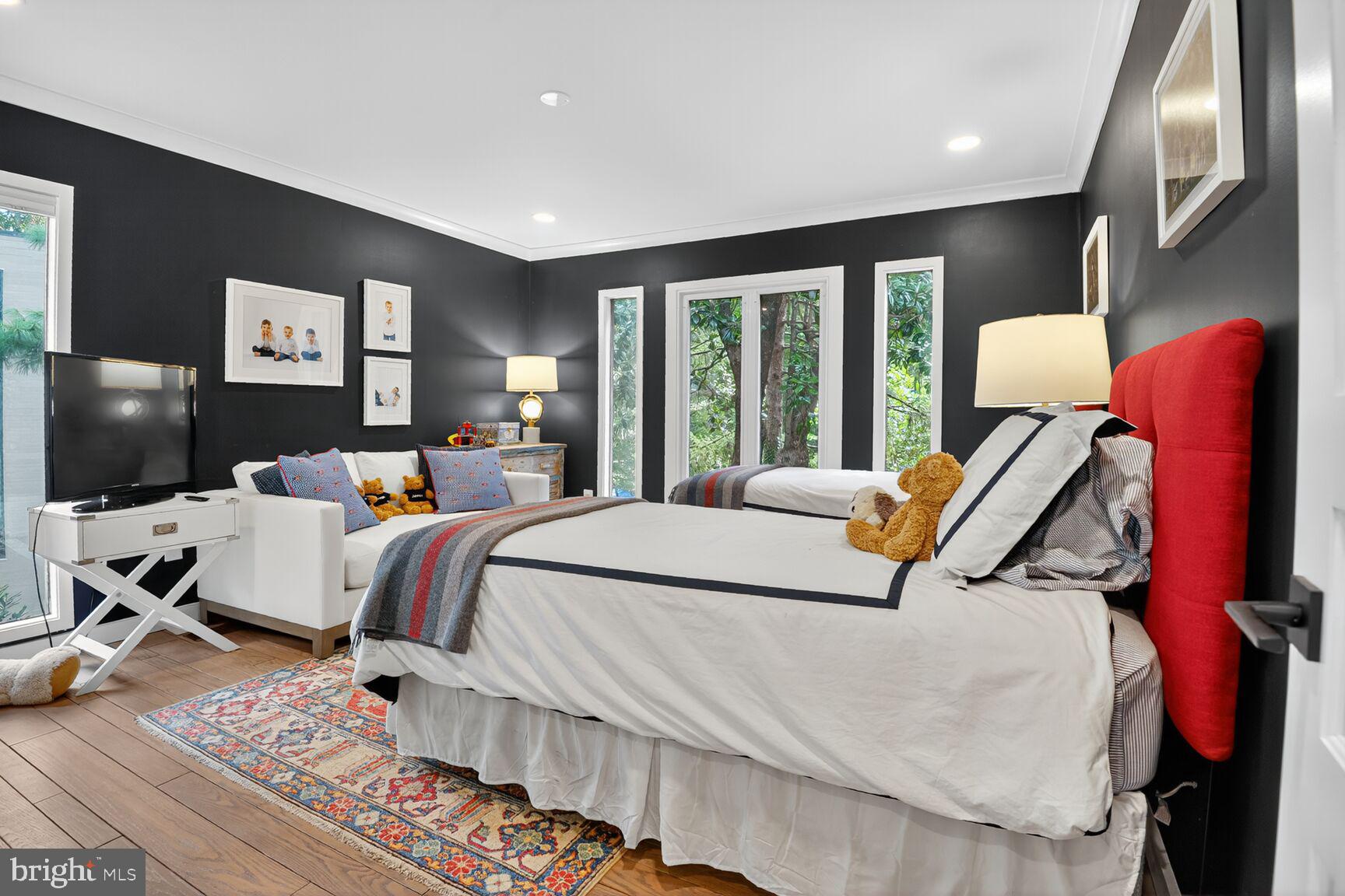 WOLF TRAP WOODS - Residential