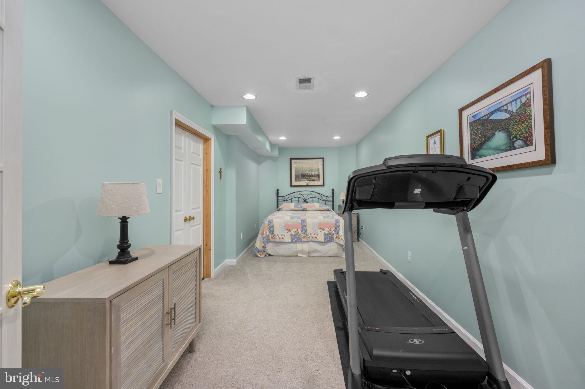 MONTCLAIR - Residential