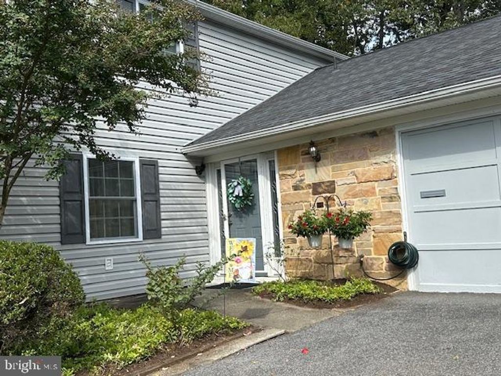 Photo of 1704 Tarleton Way, CROFTON, MD 21114 (MLS # MDAA2129330)