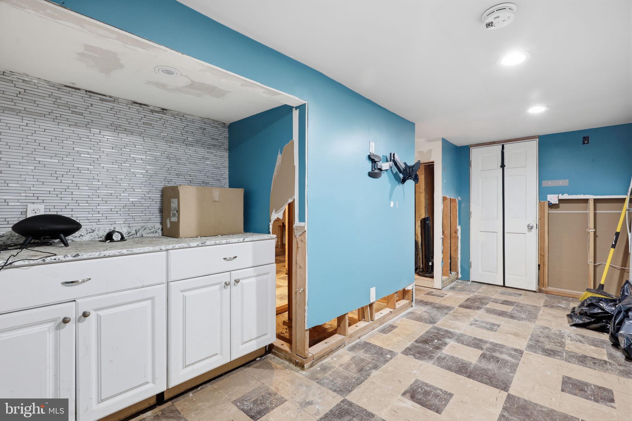 EDGELY - Residential