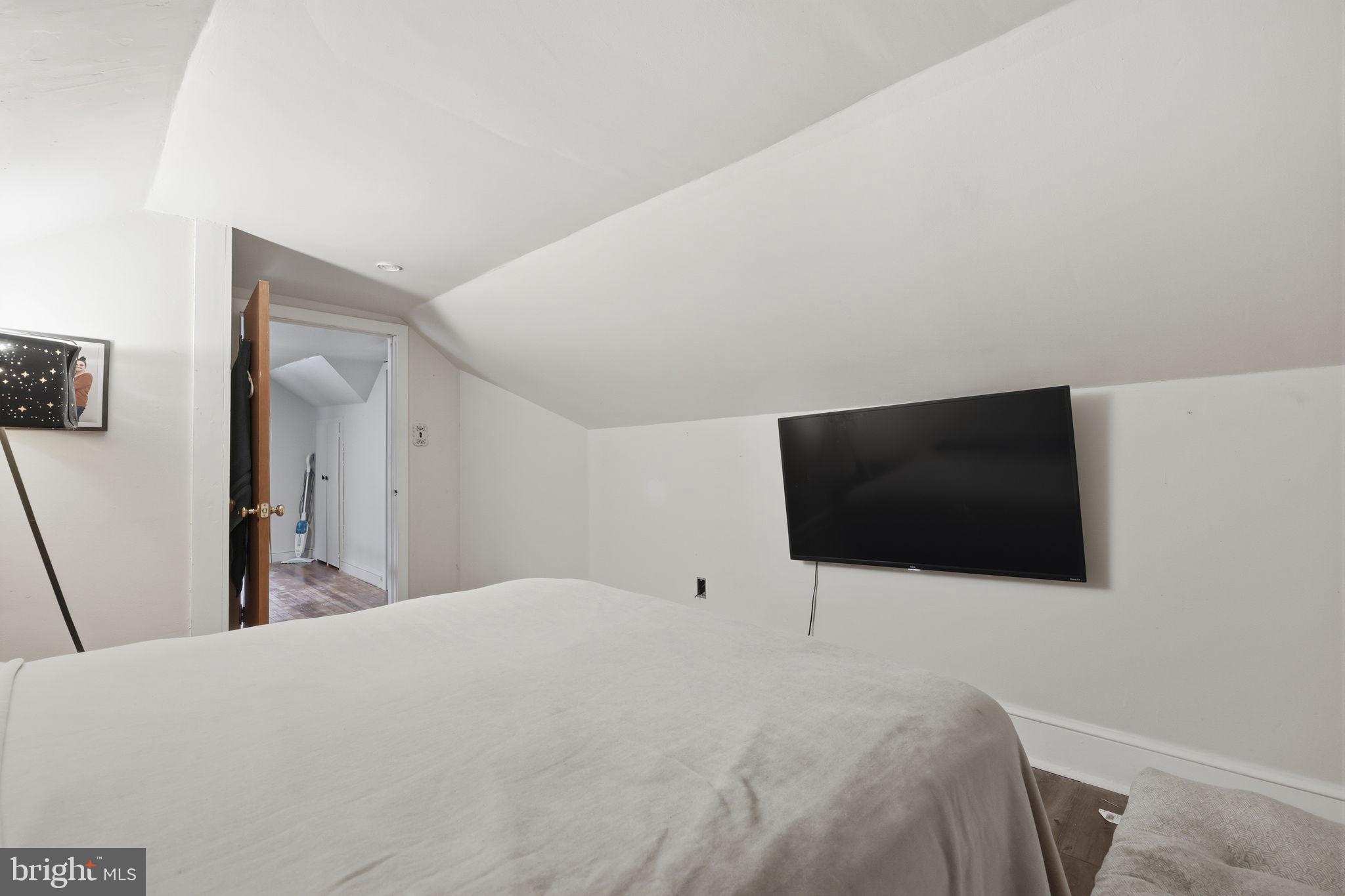EDGELY - Residential