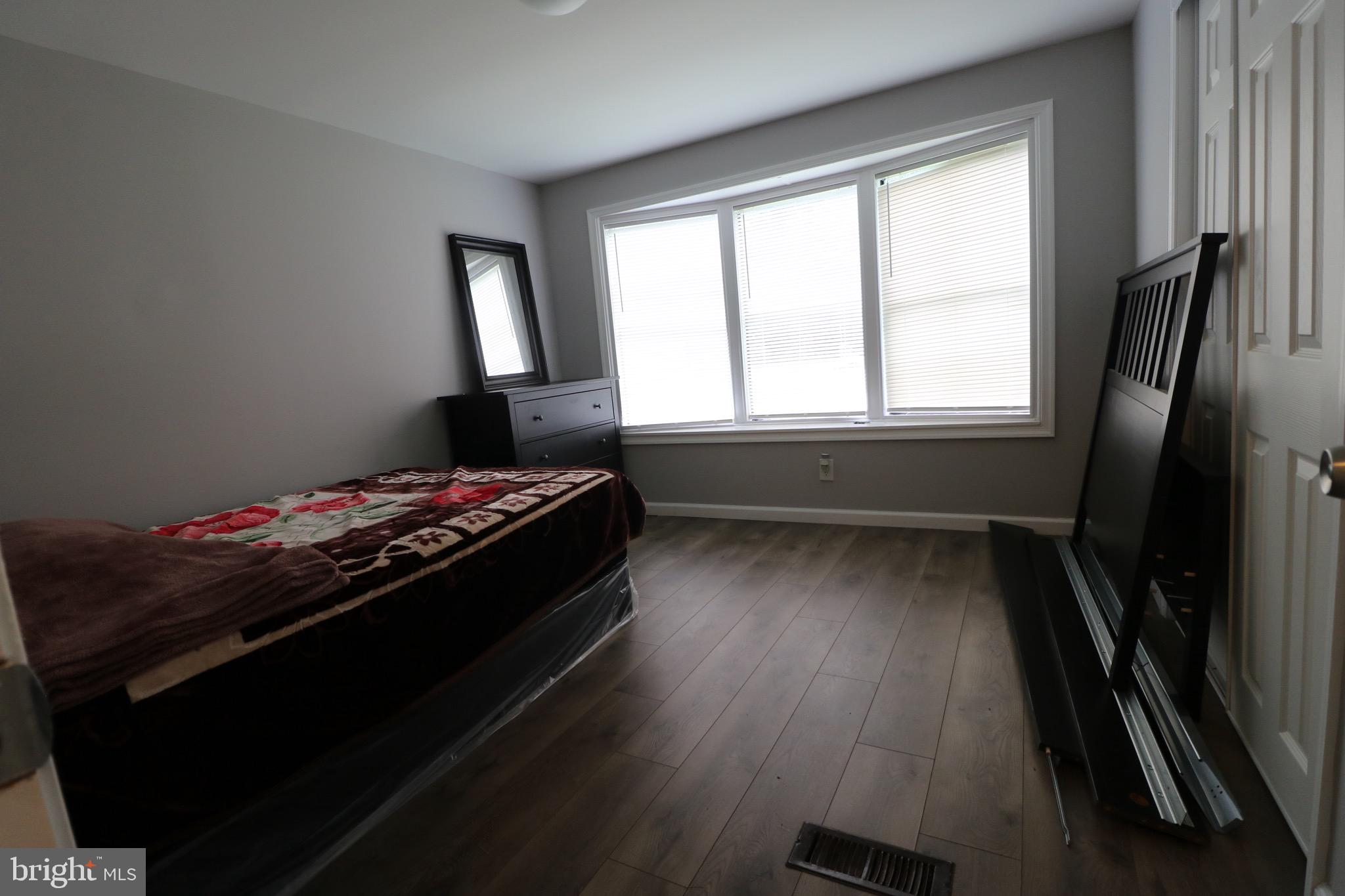 MIDDLE RIVER - Residential