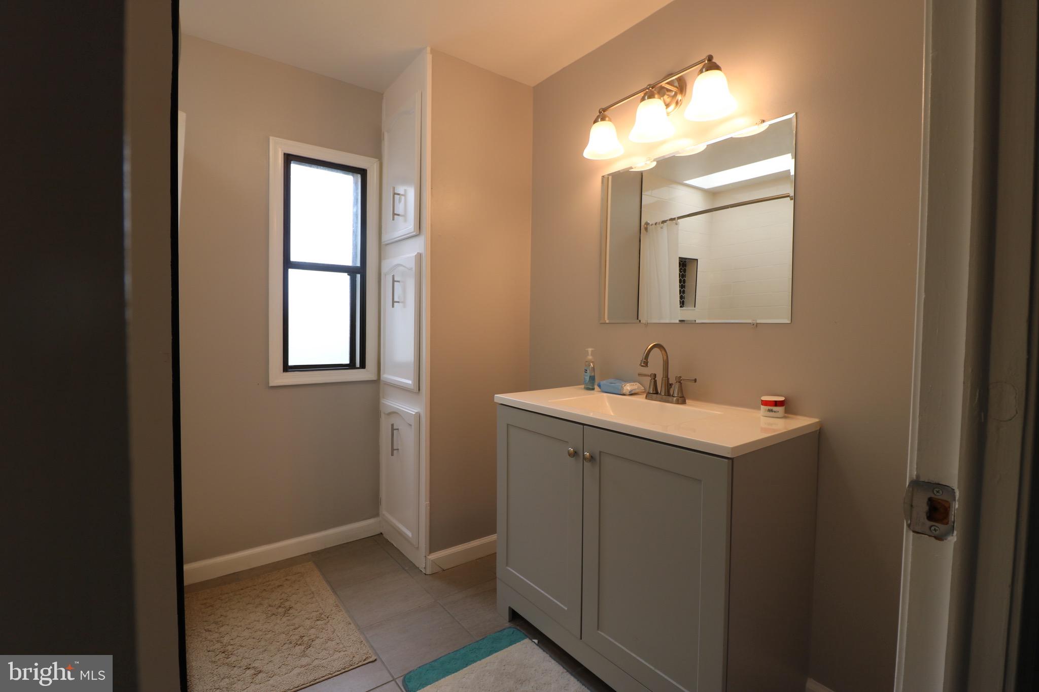 MIDDLE RIVER - Residential