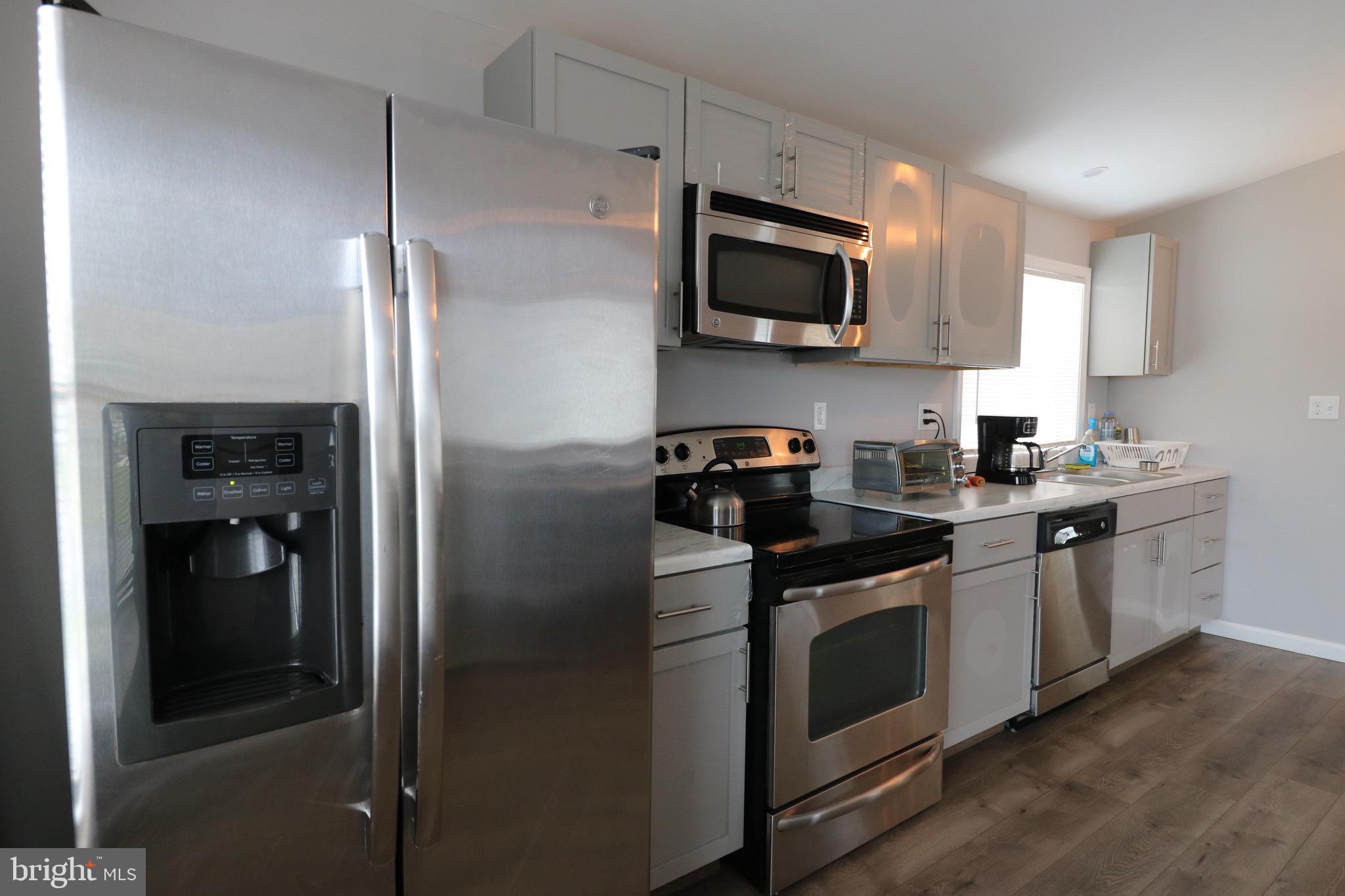 MIDDLE RIVER - Residential