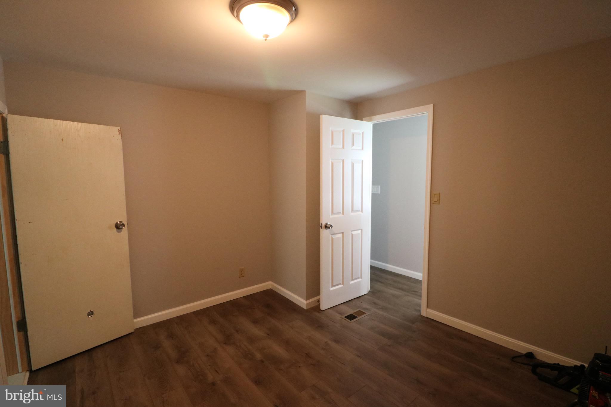 MIDDLE RIVER - Residential