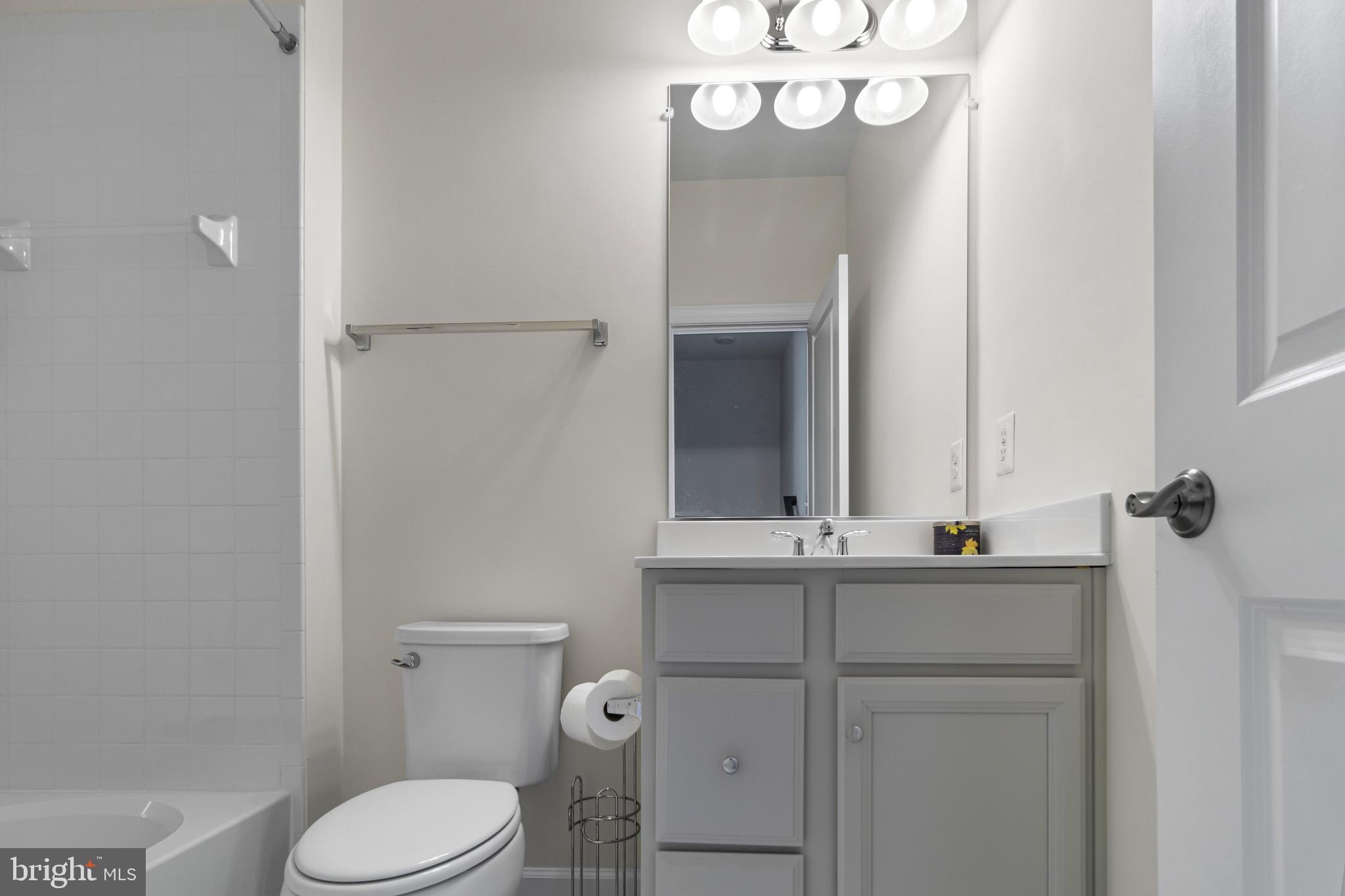 CAPITAL COURT - Residential Lease