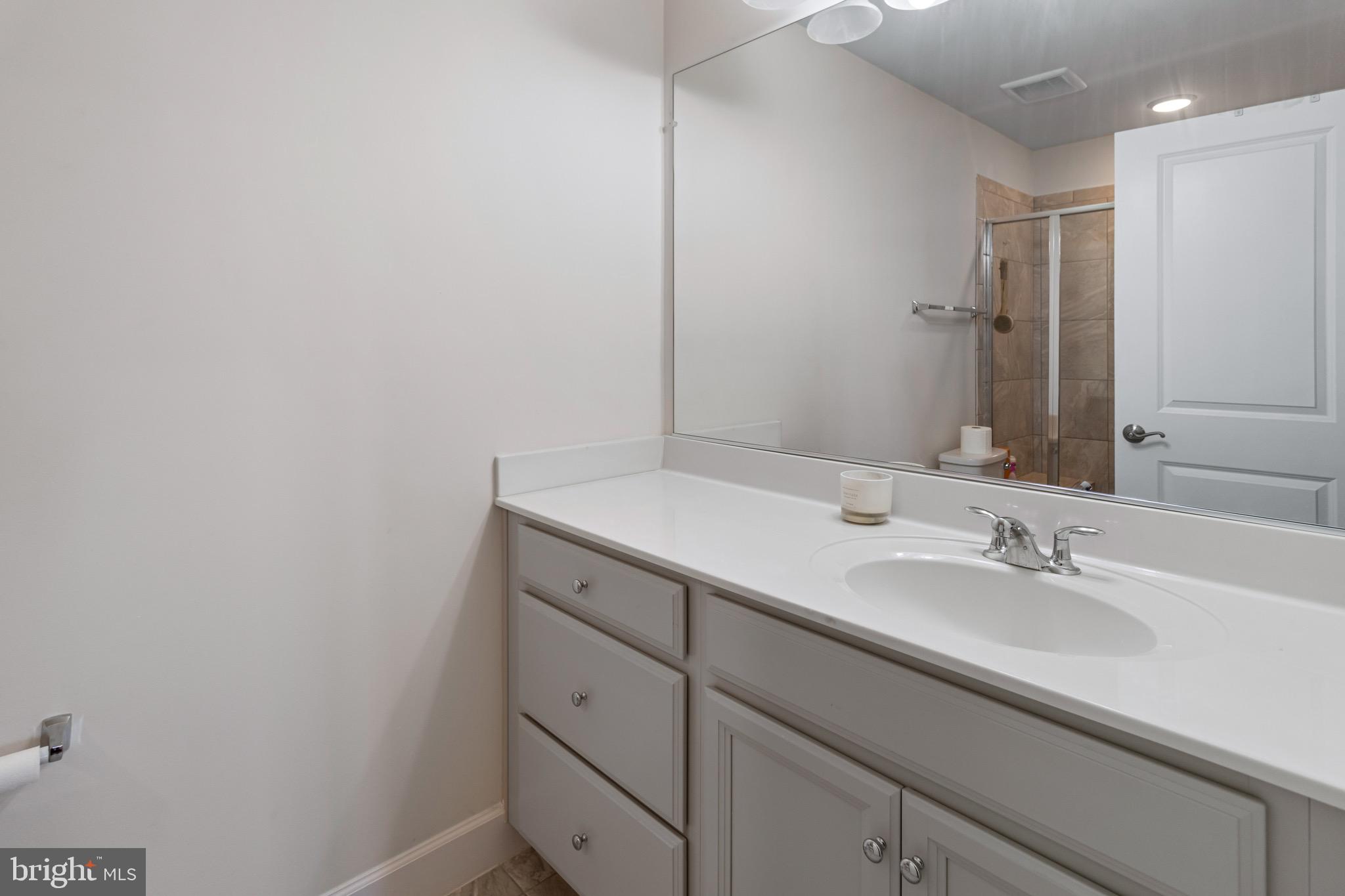 CAPITAL COURT - Residential Lease