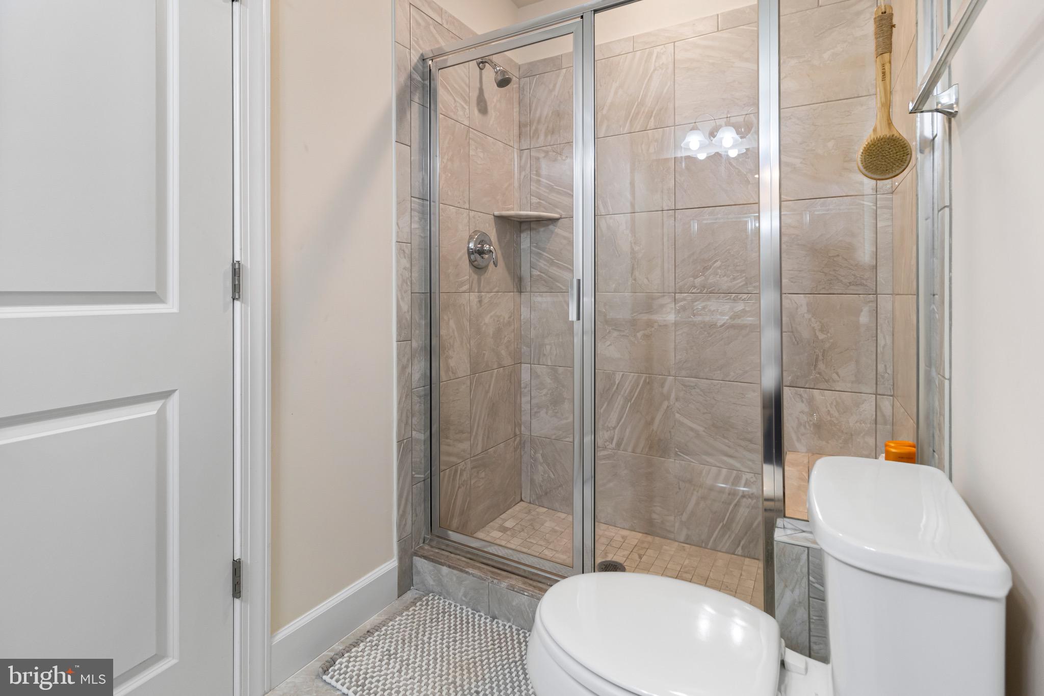 CAPITAL COURT - Residential Lease