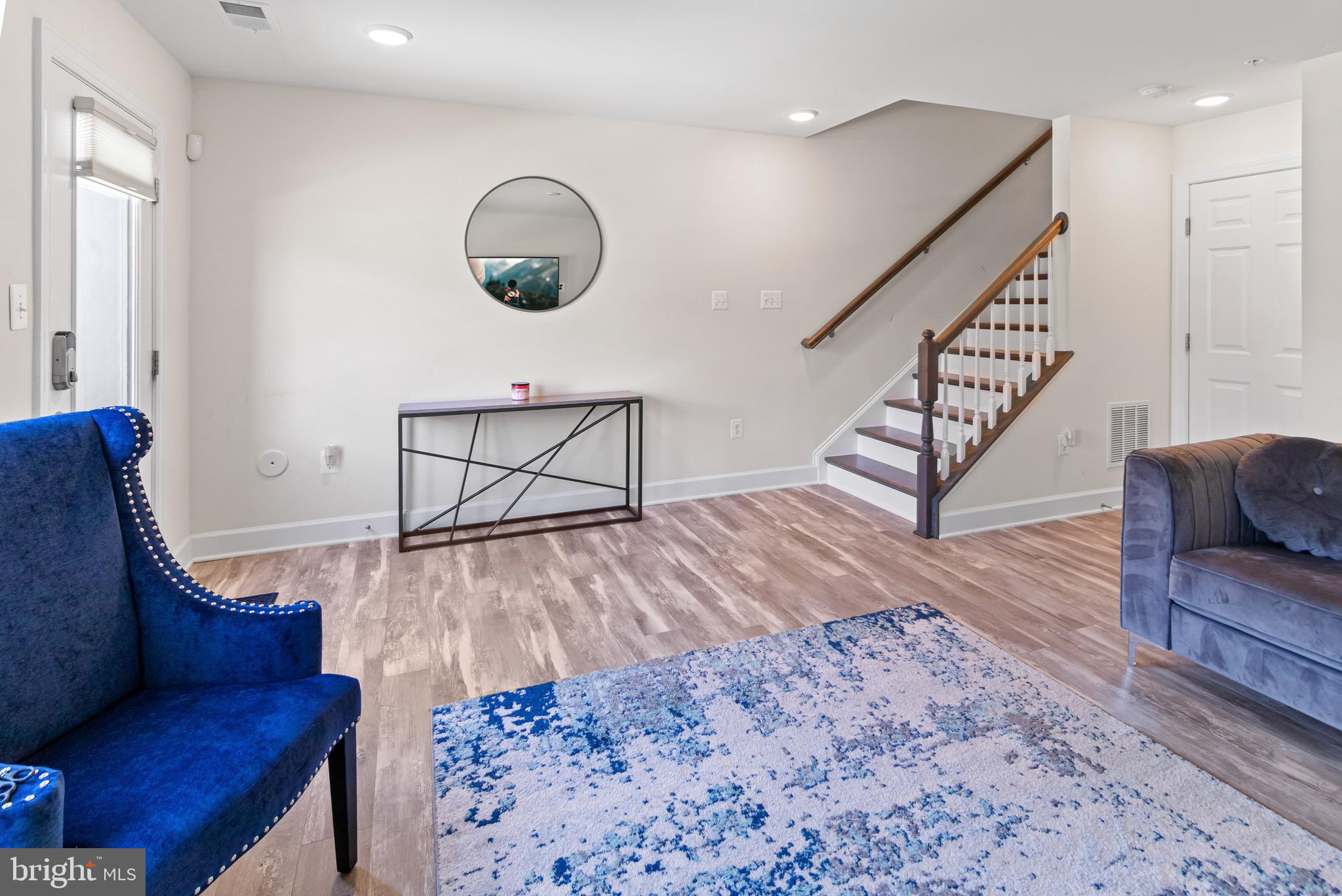 CAPITAL COURT - Residential Lease