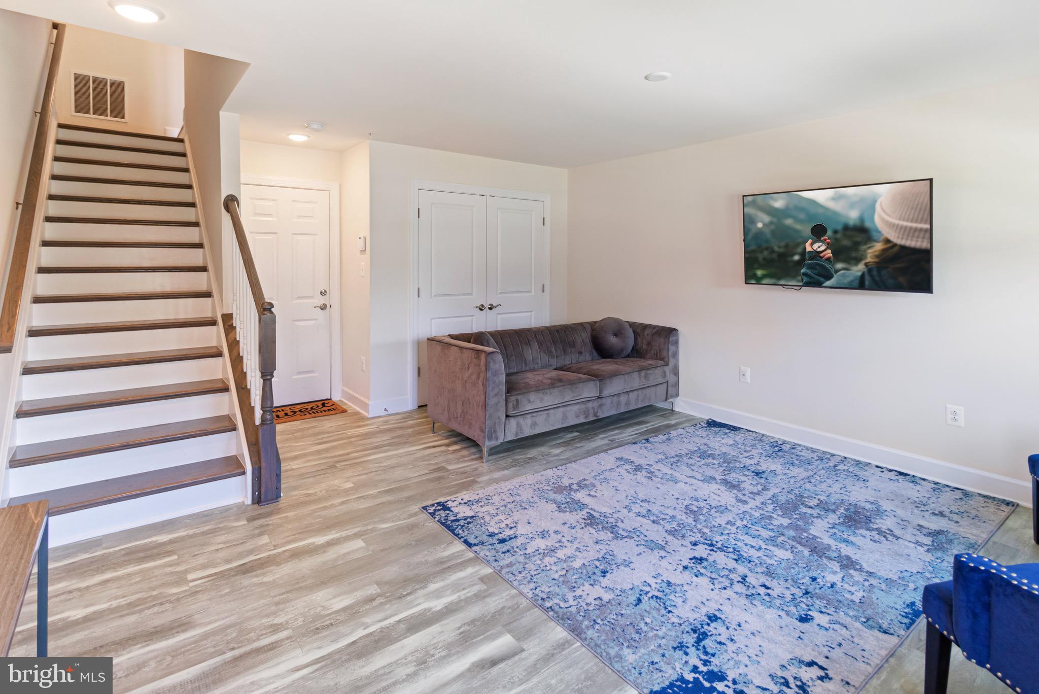 CAPITAL COURT - Residential Lease