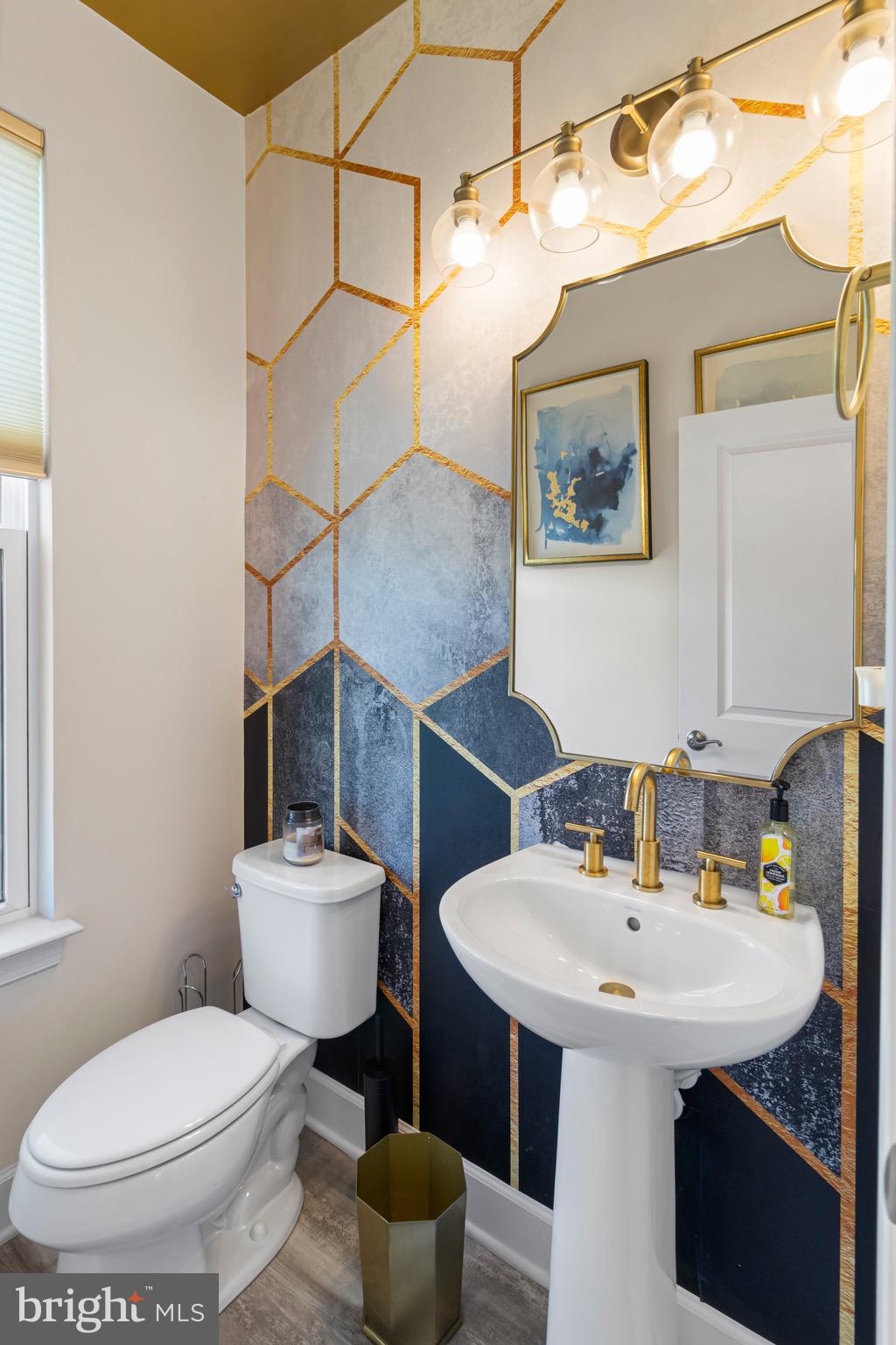 CAPITAL COURT - Residential Lease