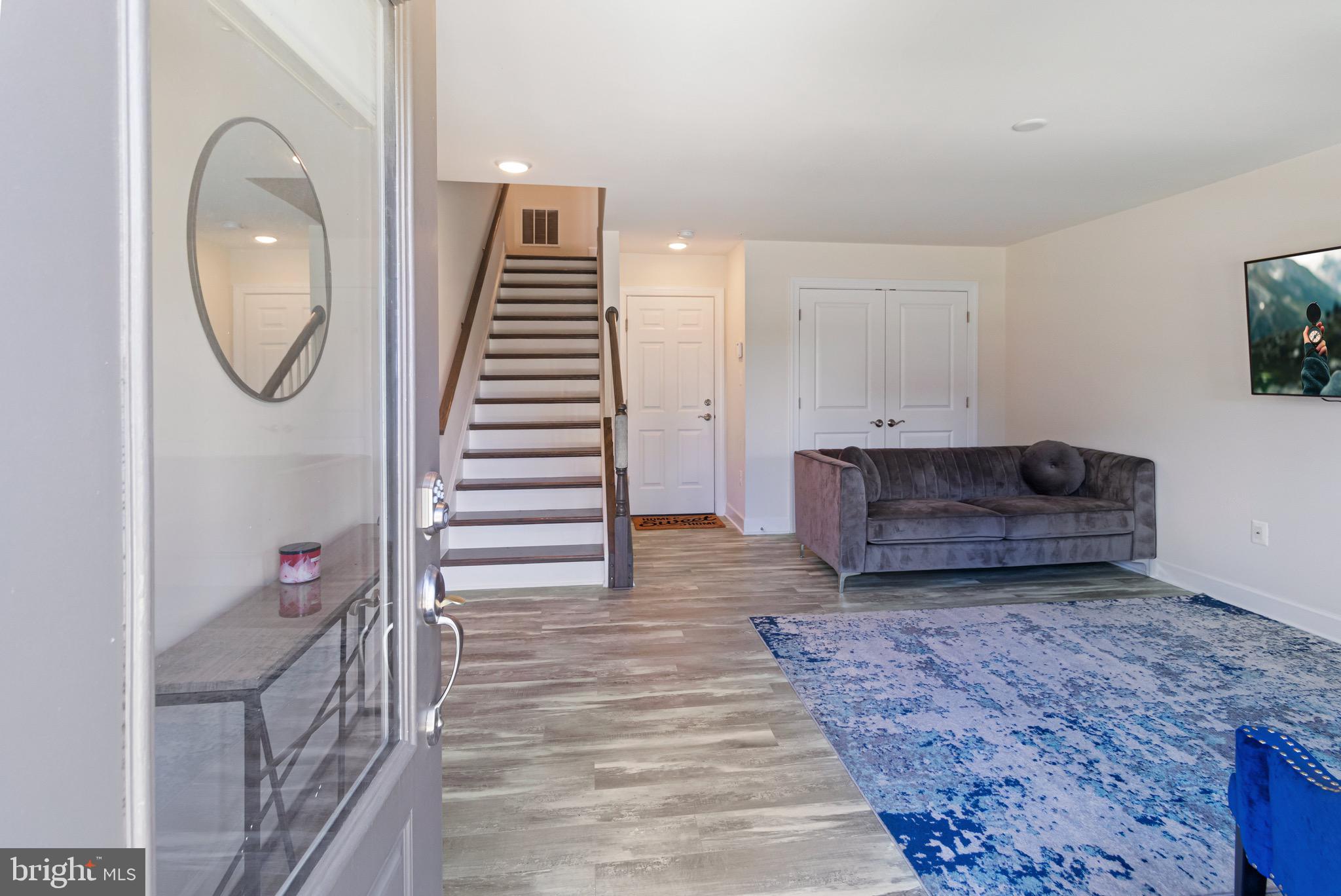 CAPITAL COURT - Residential Lease