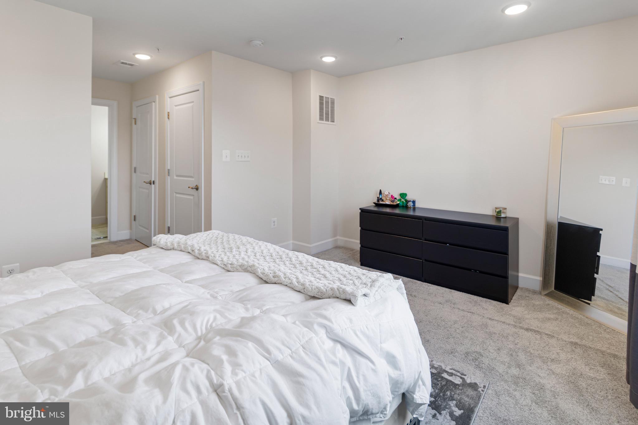 CAPITAL COURT - Residential Lease