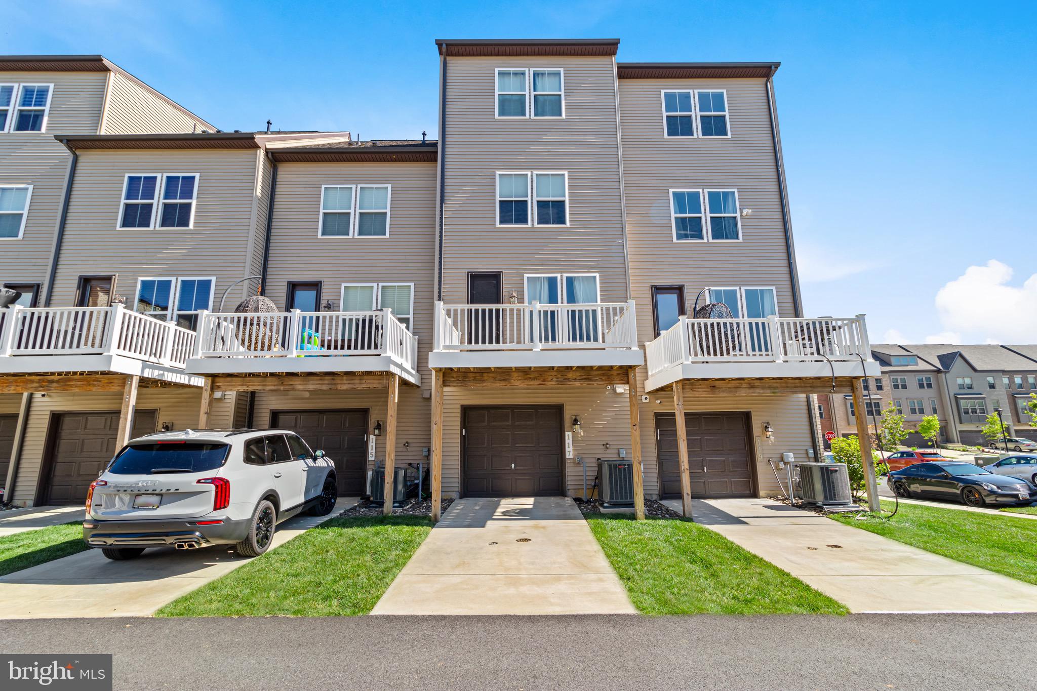 CAPITAL COURT - Residential Lease