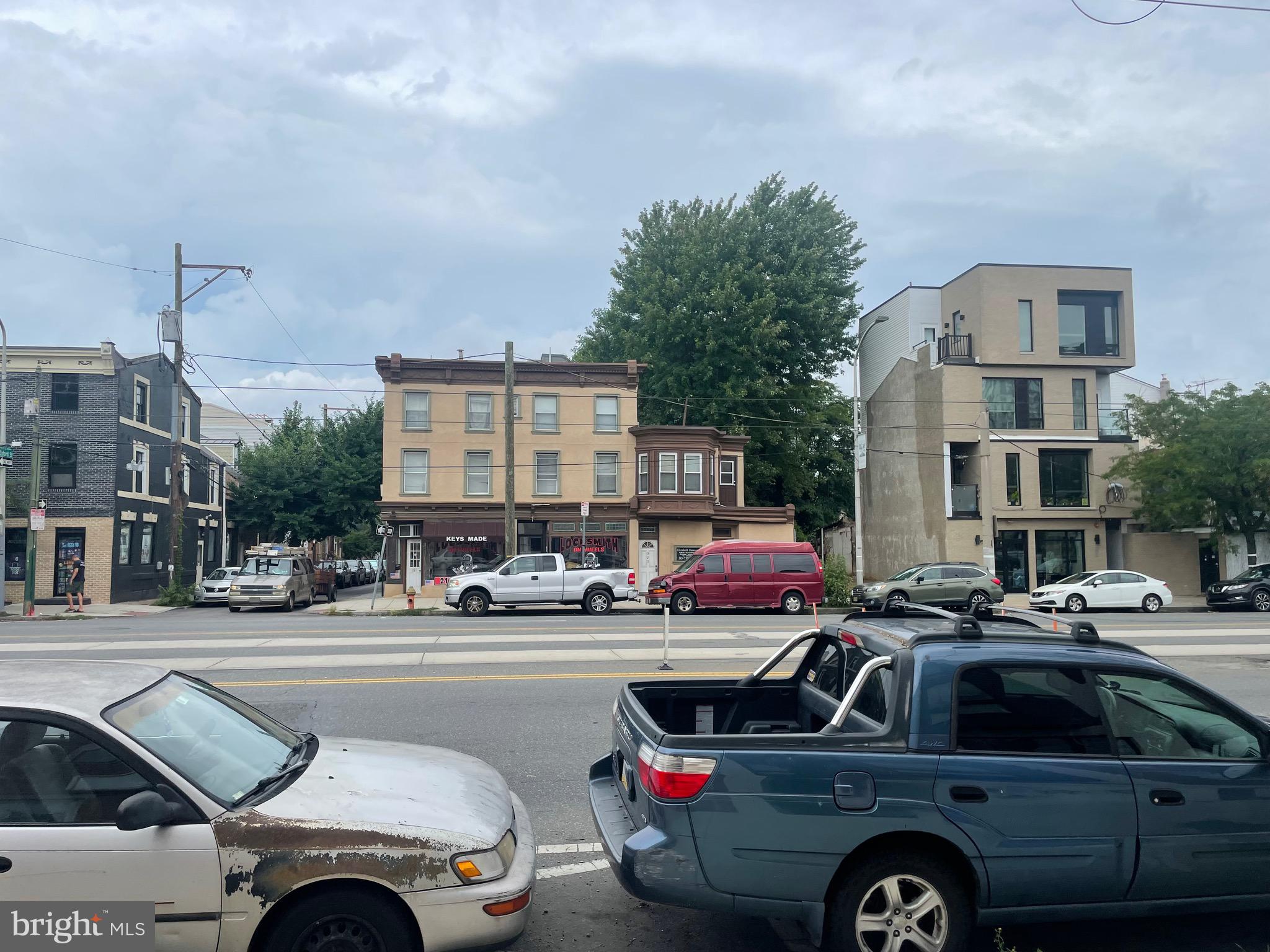 321 E GIRARD AVENUE 25