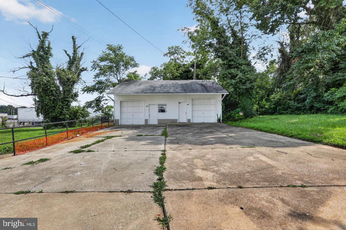 3201 MAGNOLIA AVENUE