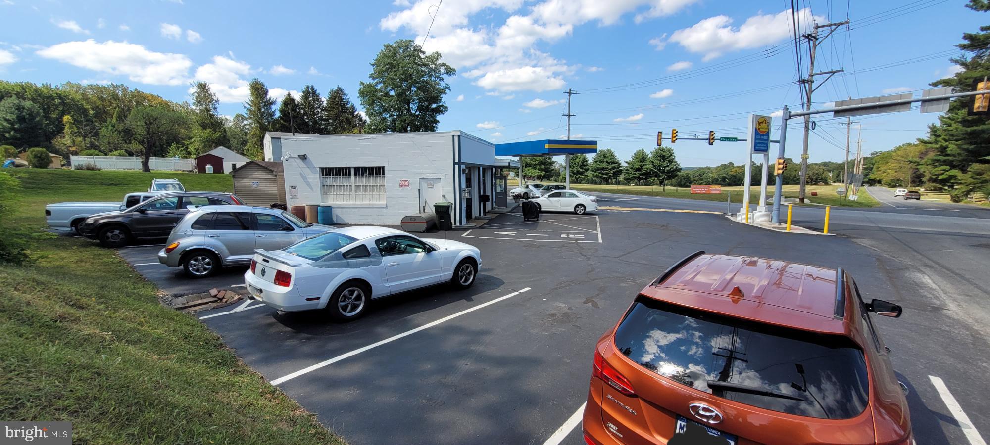 1900 E KINGS HIGHWAY