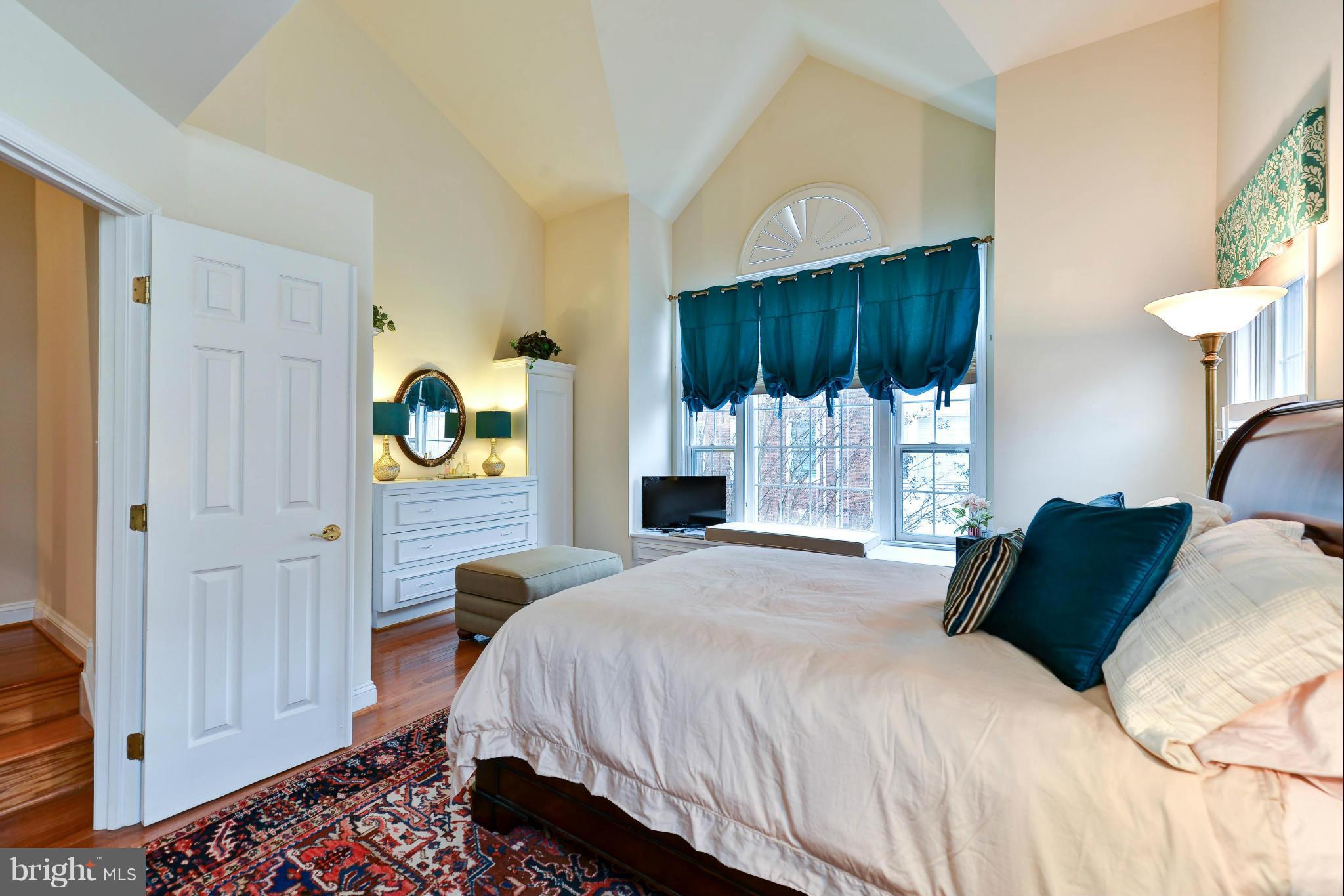 RIVERGATE - Residential