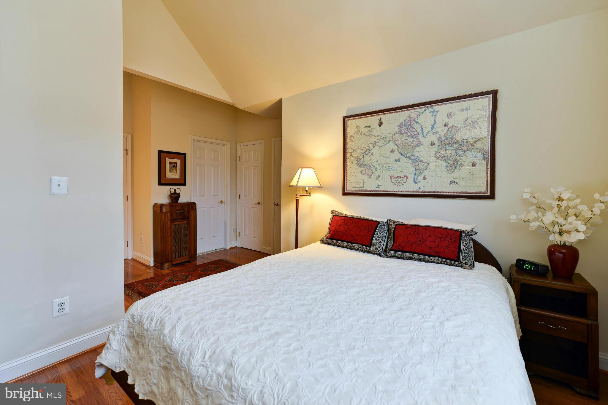 RIVERGATE - Residential