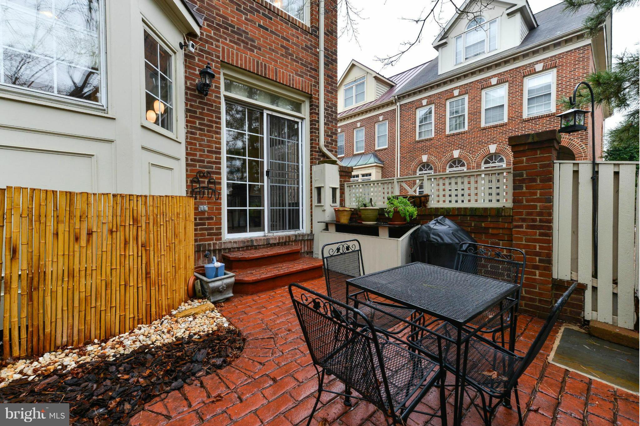 RIVERGATE - Residential