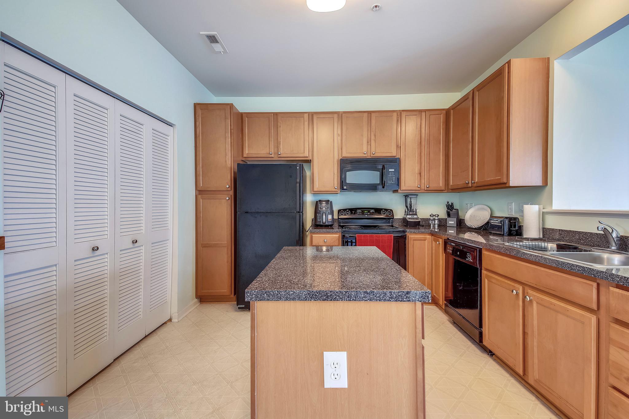 CEDAR COMMONS - Residential