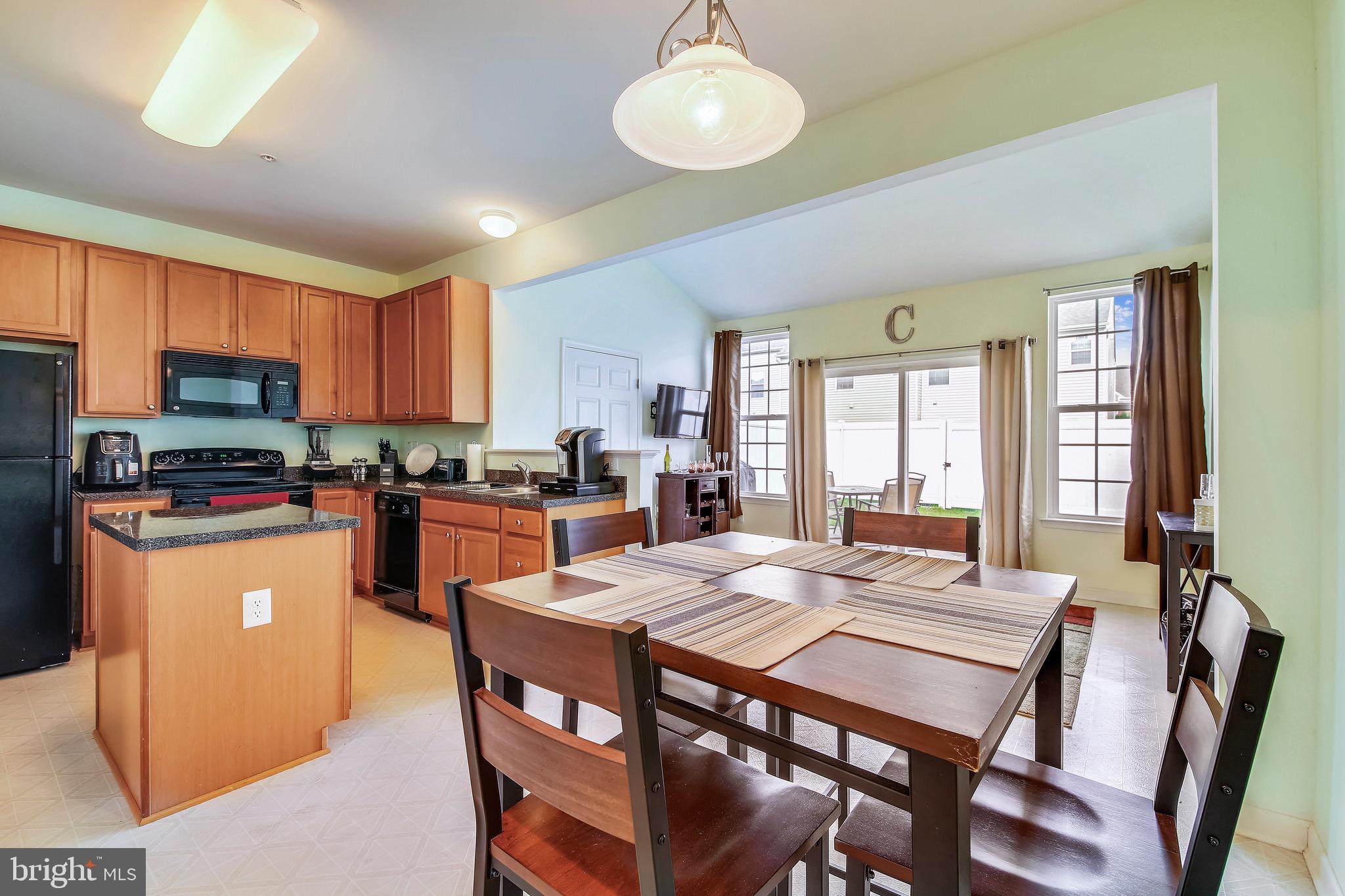 CEDAR COMMONS - Residential