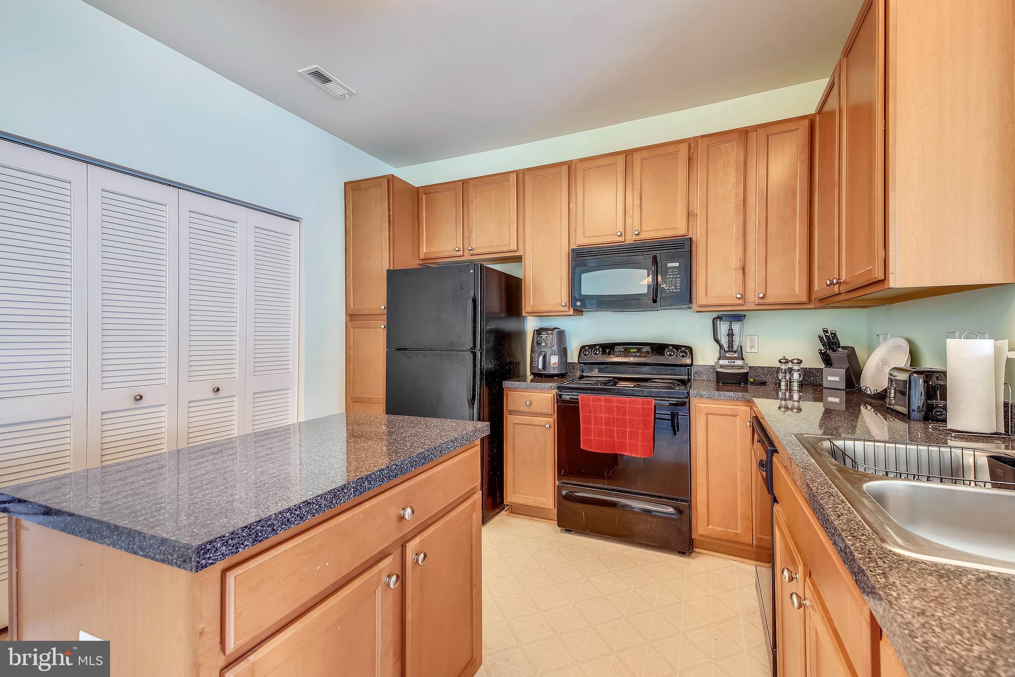 CEDAR COMMONS - Residential