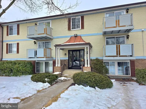 8380 Brockham Dr, Alexandria, VA MLS: VAFX2289076