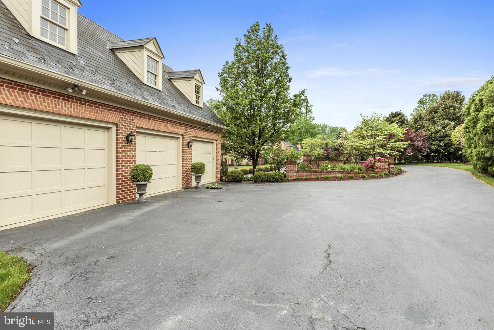 SWINKS MILL WOODS - Residential