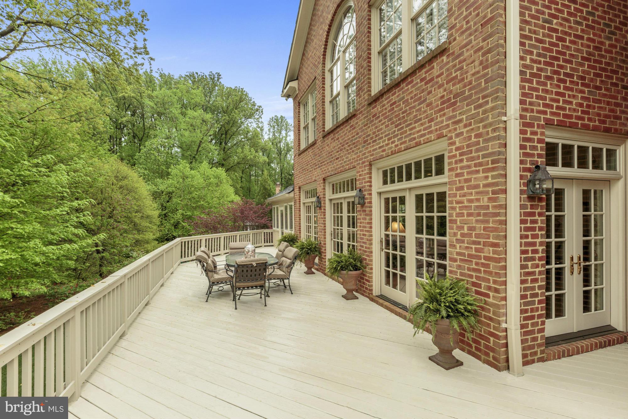 SWINKS MILL WOODS - Residential