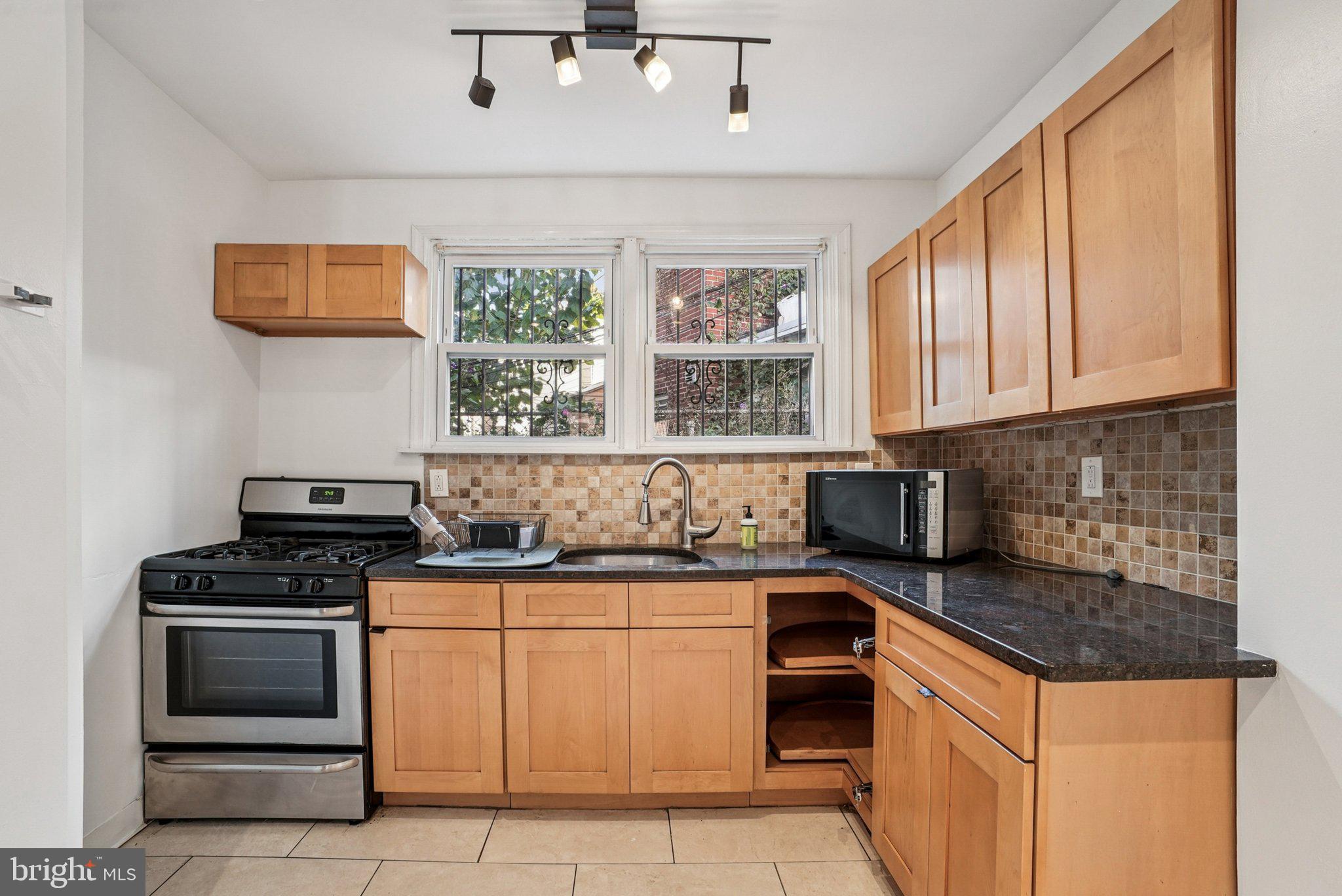 LOWER MOYAMENSING - Residential