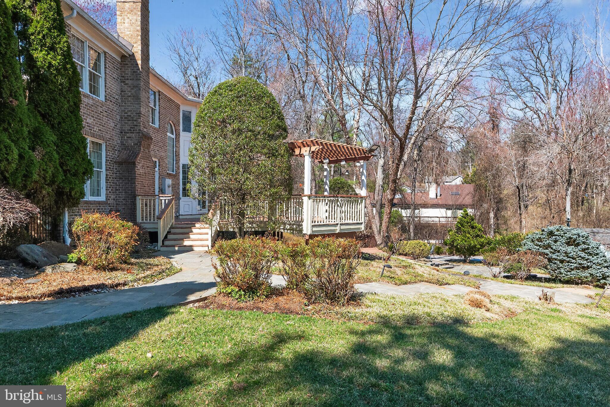 ELKINS - Residential