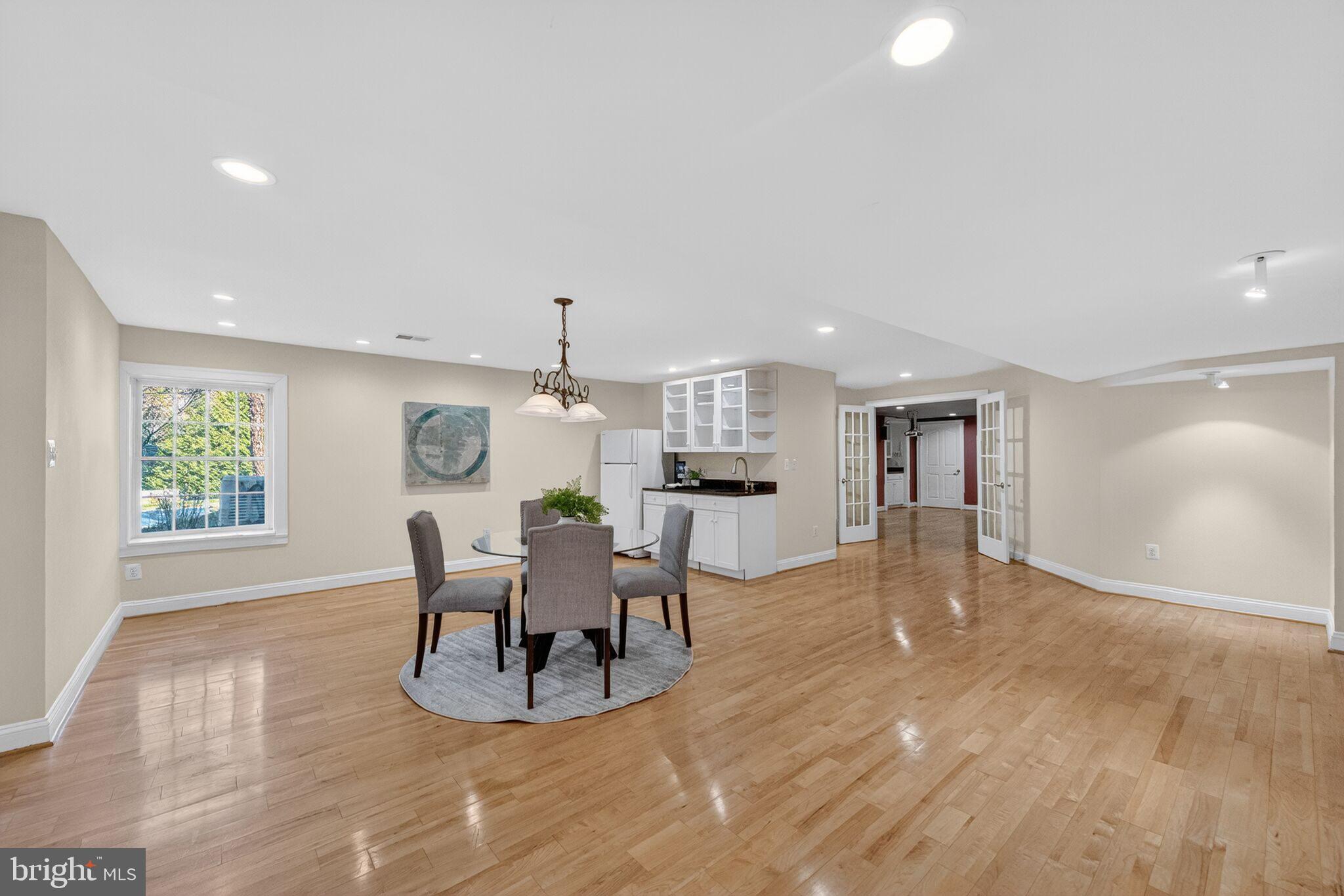 ELKINS - Residential