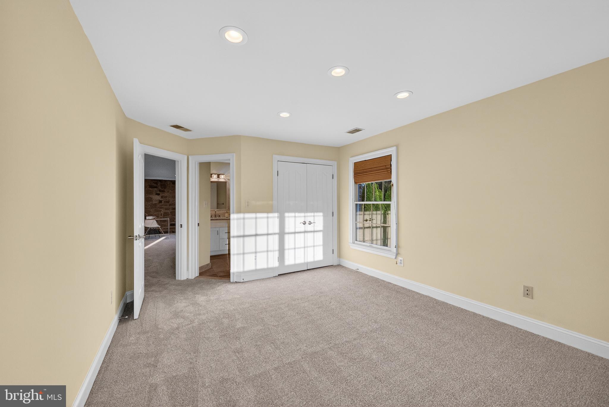 ELKINS - Residential