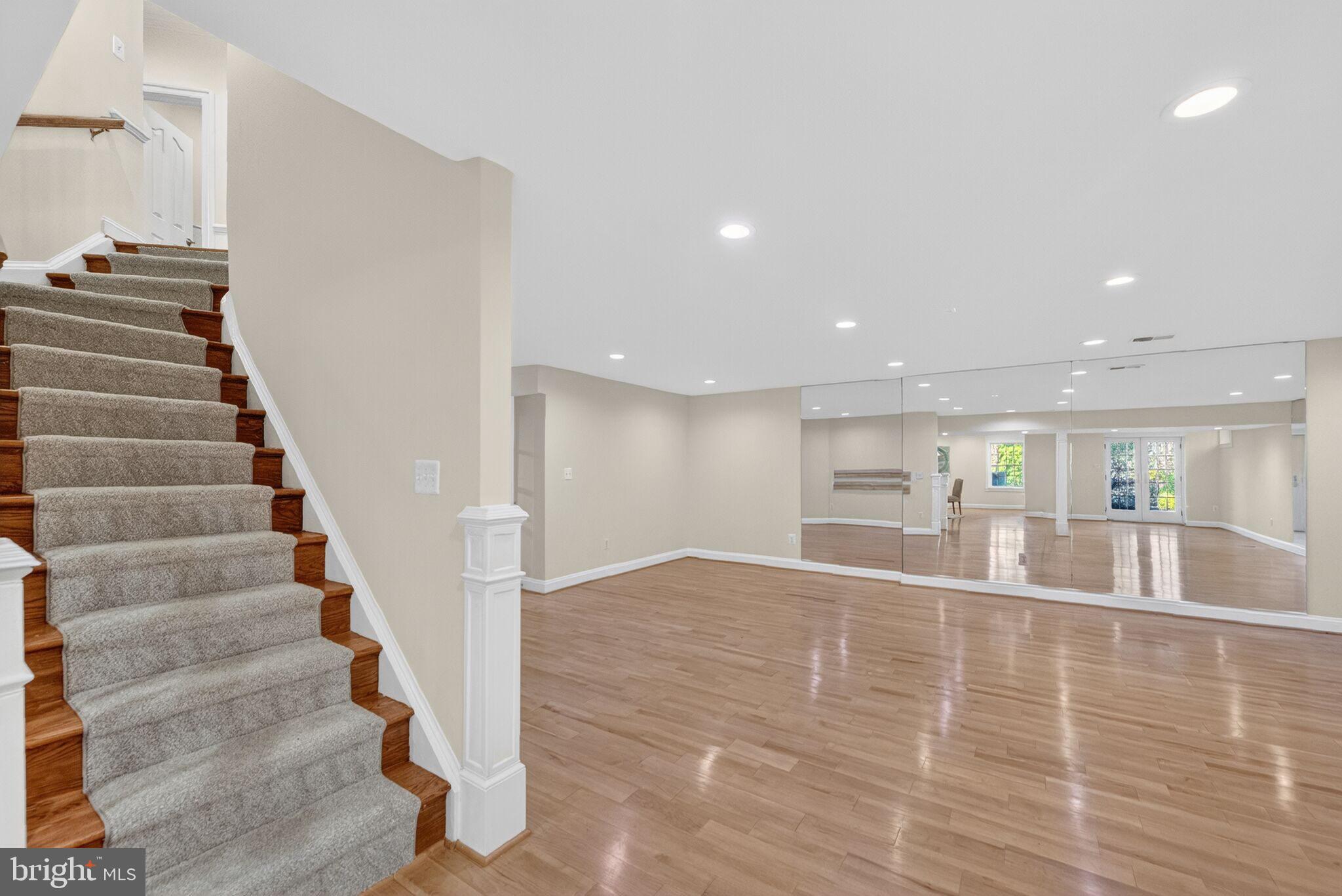 ELKINS - Residential