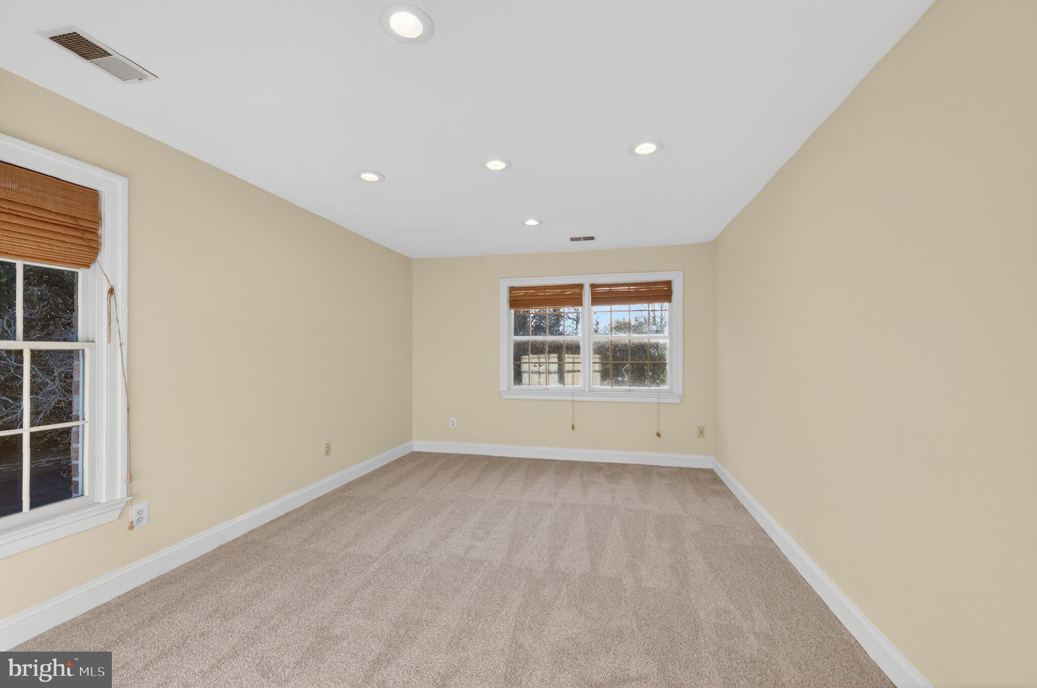 ELKINS - Residential