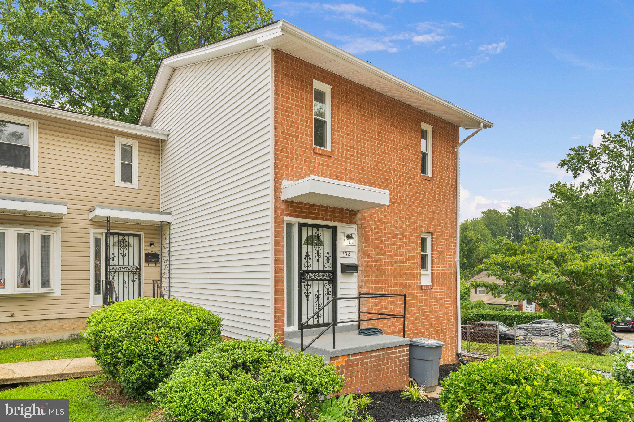174 DAIMLER DRIVE 54